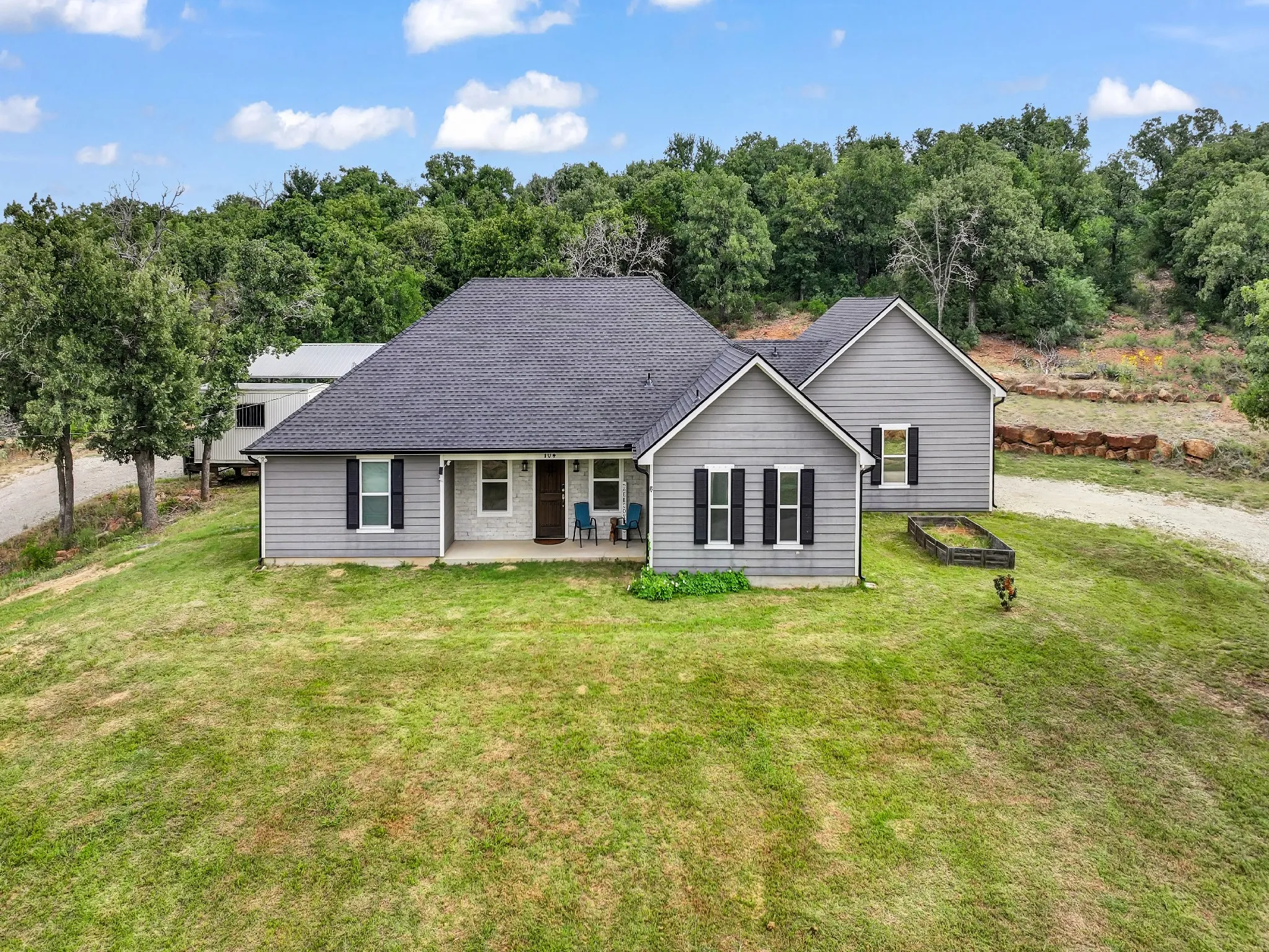 Single Family Residence For Sale in Palo Pinto County , 104 Turkey Creek Road, Mineral Wells, Texas 76067, 3 Bedroom, 2 Bathroom, Garage spaces, 1,770 Sqft, built in 2020, mls#21298524, Real Estate Agent in Mineral Wells, Homes For Sale in Palo Pinto county, Homes For Sale in Mineral Wells, Realtor in Mineral Wells Texas, Real Estate Brokerage Independent Realty Texas, Luminita Cordes Realtor