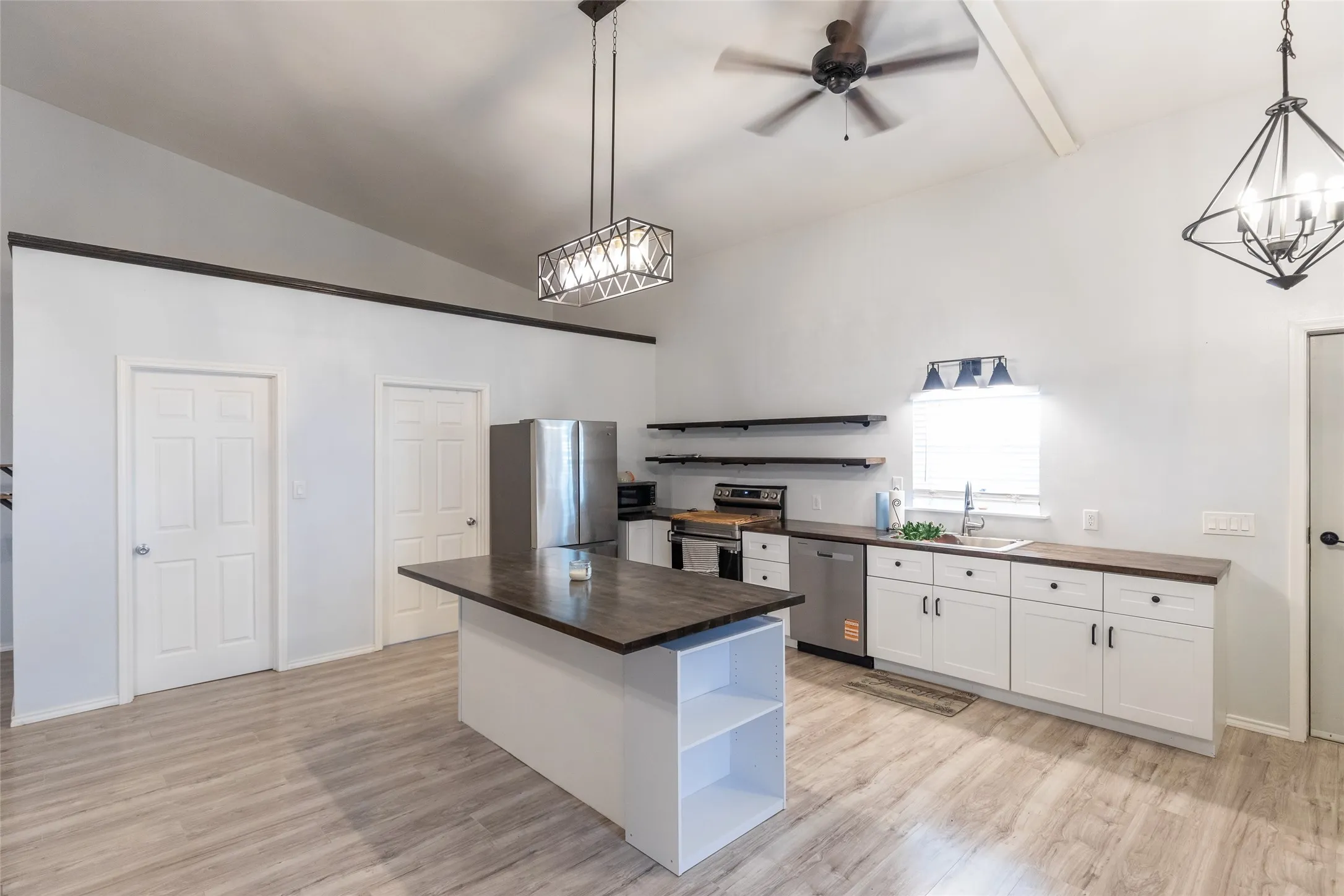 Farm For Sale in Jones County , 2988 CR 435, Anson, Texas 79501, 2 Bedroom, 1 Bathroom, Garage spaces, 1,600 Sqft, built in 2023, mls#21298228, Real Estate Agent in Anson, Homes For Sale in Jones county, Homes For Sale in Anson, Realtor in Anson Texas, Real Estate Brokerage Independent Realty Texas, Luminita Cordes Realtor
