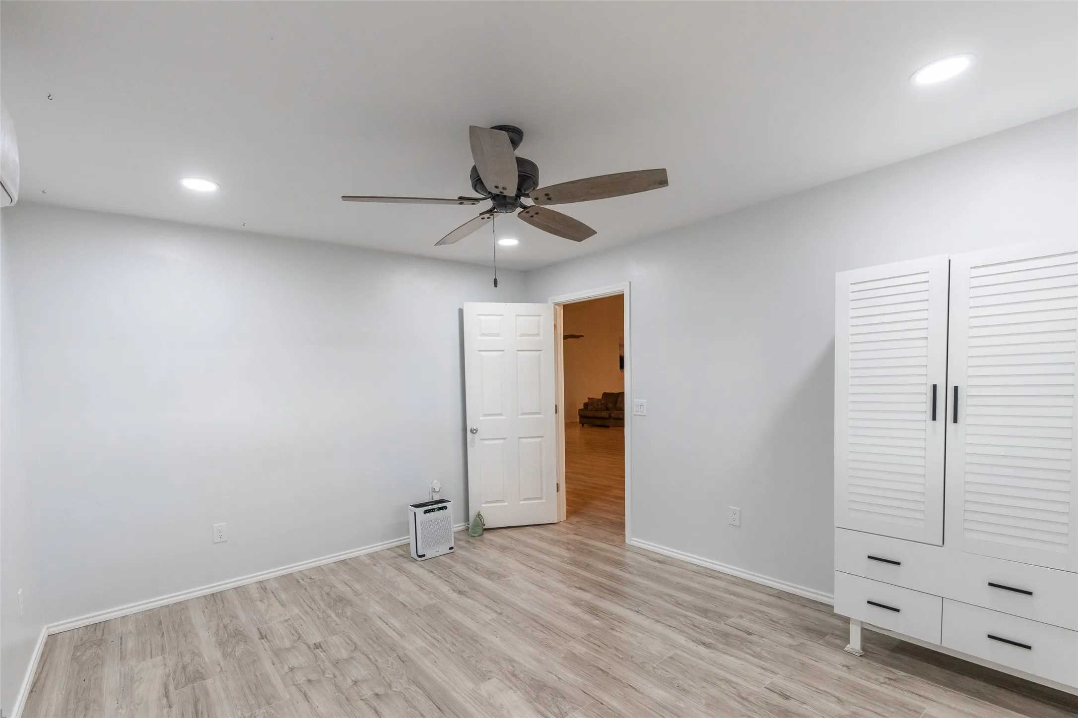 Farm For Sale in Jones County , 2988 CR 435, Anson, Texas 79501, 2 Bedroom, 1 Bathroom, Garage spaces, 1,600 Sqft, built in 2023, mls#21298228, Real Estate Agent in Anson, Homes For Sale in Jones county, Homes For Sale in Anson, Realtor in Anson Texas, Real Estate Brokerage Independent Realty Texas, Luminita Cordes Realtor