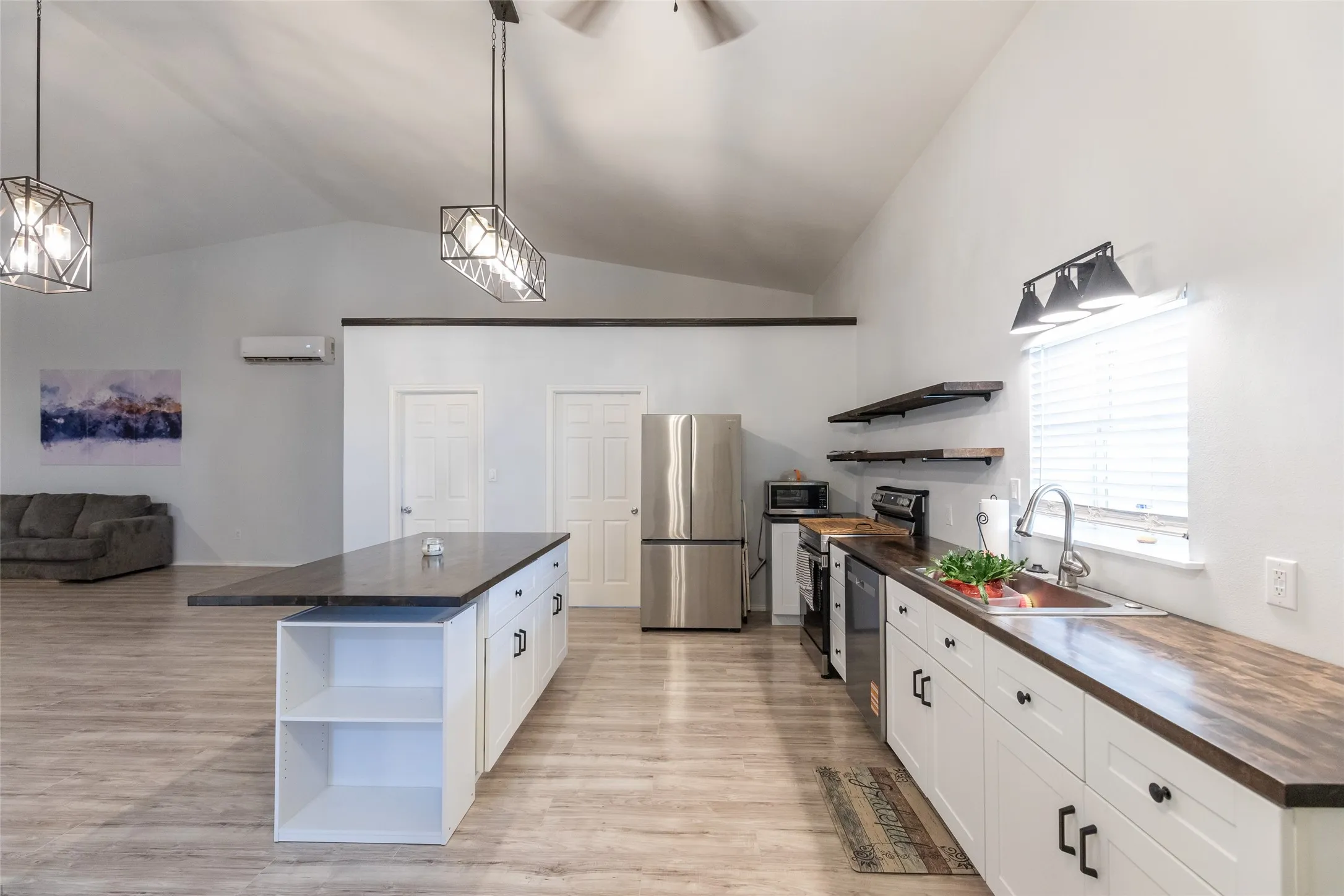 Farm For Sale in Jones County , 2988 CR 435, Anson, Texas 79501, 2 Bedroom, 1 Bathroom, Garage spaces, 1,600 Sqft, built in 2023, mls#21298228, Real Estate Agent in Anson, Homes For Sale in Jones county, Homes For Sale in Anson, Realtor in Anson Texas, Real Estate Brokerage Independent Realty Texas, Luminita Cordes Realtor