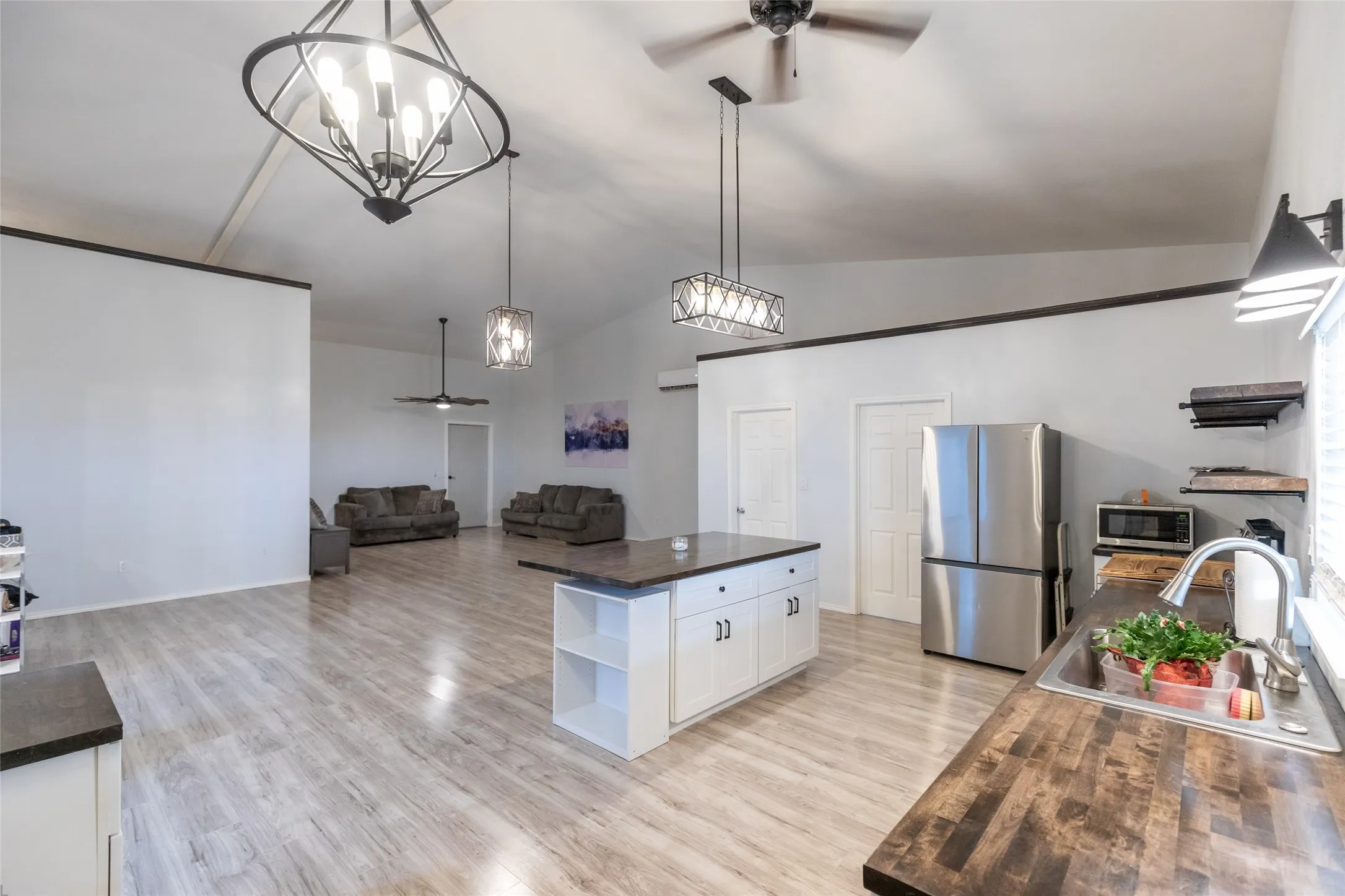 Farm For Sale in Jones County , 2988 CR 435, Anson, Texas 79501, 2 Bedroom, 1 Bathroom, Garage spaces, 1,600 Sqft, built in 2023, mls#21298228, Real Estate Agent in Anson, Homes For Sale in Jones county, Homes For Sale in Anson, Realtor in Anson Texas, Real Estate Brokerage Independent Realty Texas, Luminita Cordes Realtor