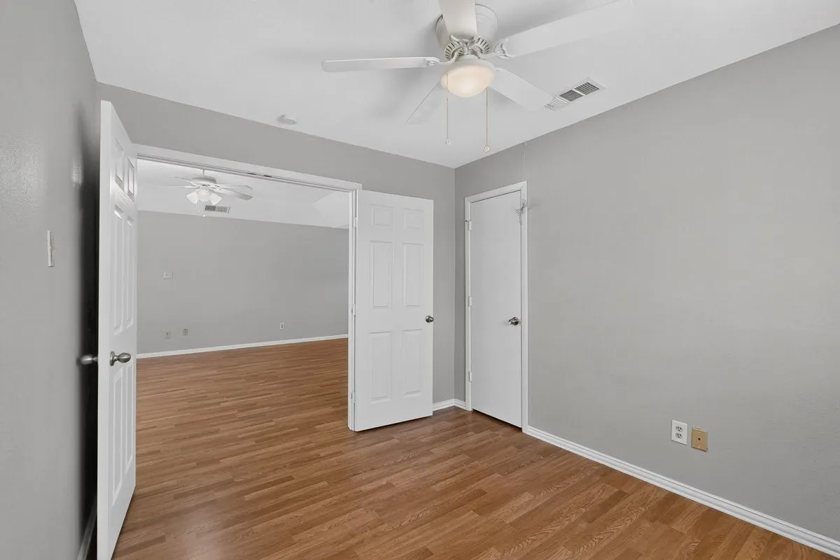 Duplex For Rent in Collin County , 9693 Windy Ridge Road, Frisco, Texas 75033, 3 Bedroom, 2 Bathroom, Garage spaces, 1,251 Sqft, built in 1984, mls#21299885, Real Estate Agent in Frisco, Homes For Rent in Collin county, Homes For Rent in Frisco, Realtor in Frisco Texas, Real Estate Brokerage Independent Realty Texas, Luminita Cordes Realtor