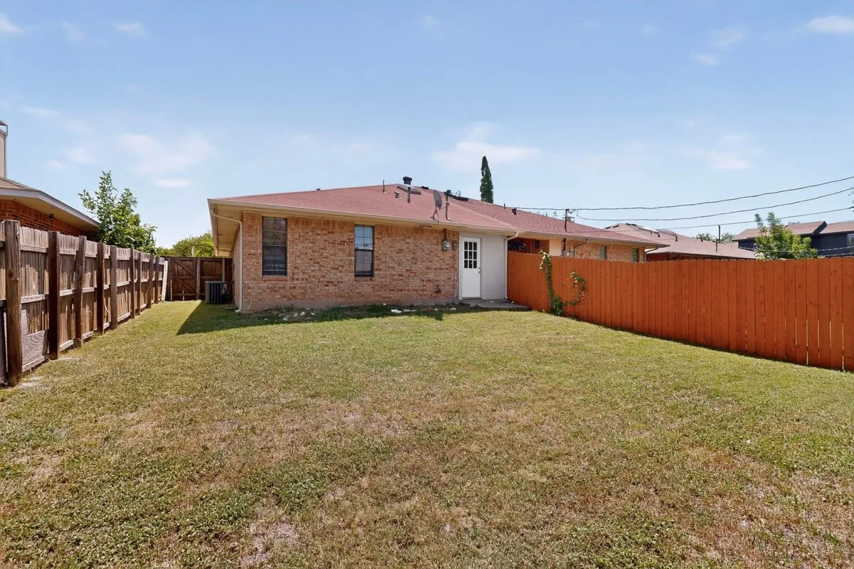 Duplex For Rent in Collin County , 9693 Windy Ridge Road, Frisco, Texas 75033, 3 Bedroom, 2 Bathroom, Garage spaces, 1,251 Sqft, built in 1984, mls#21299885, Real Estate Agent in Frisco, Homes For Rent in Collin county, Homes For Rent in Frisco, Realtor in Frisco Texas, Real Estate Brokerage Independent Realty Texas, Luminita Cordes Realtor