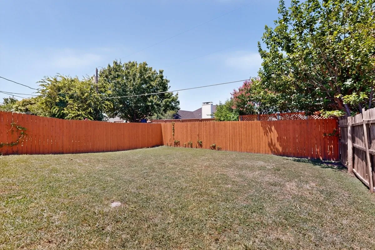Duplex For Rent in Collin County , 9693 Windy Ridge Road, Frisco, Texas 75033, 3 Bedroom, 2 Bathroom, Garage spaces, 1,251 Sqft, built in 1984, mls#21299885, Real Estate Agent in Frisco, Homes For Rent in Collin county, Homes For Rent in Frisco, Realtor in Frisco Texas, Real Estate Brokerage Independent Realty Texas, Luminita Cordes Realtor