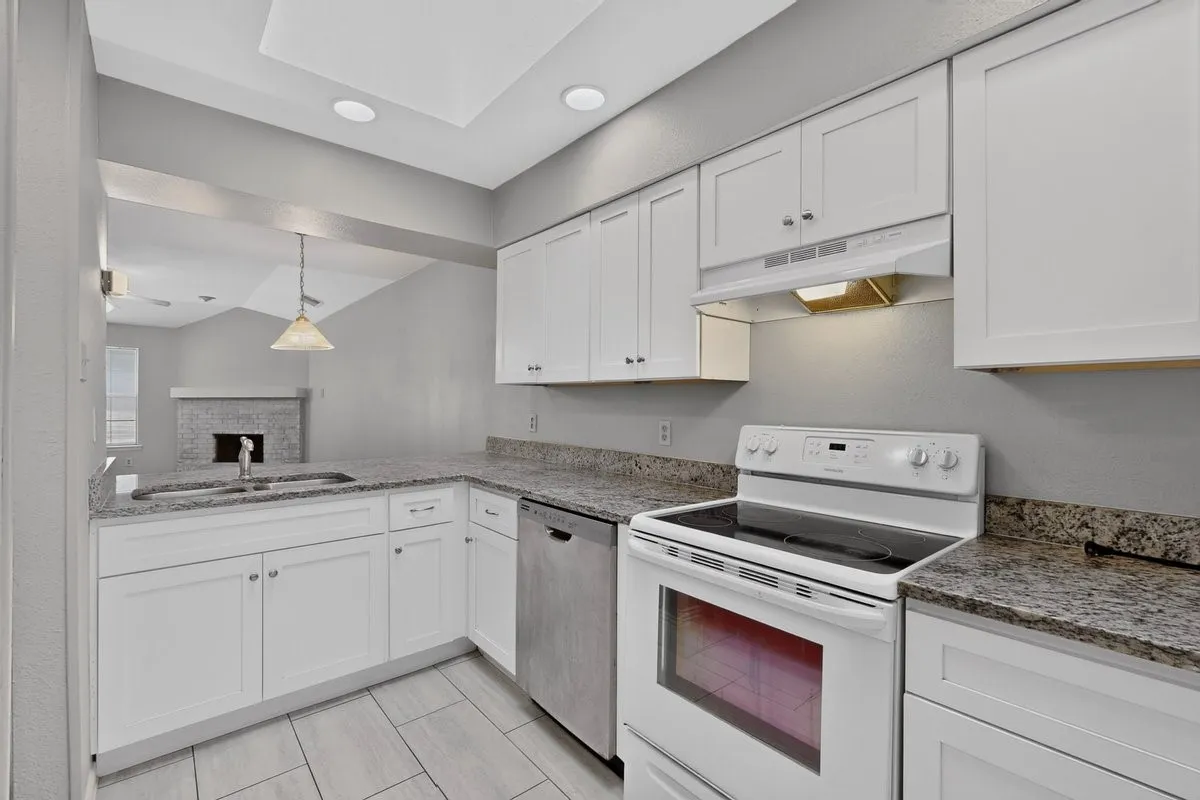 Duplex For Rent in Collin County , 9693 Windy Ridge Road, Frisco, Texas 75033, 3 Bedroom, 2 Bathroom, Garage spaces, 1,251 Sqft, built in 1984, mls#21299885, Real Estate Agent in Frisco, Homes For Rent in Collin county, Homes For Rent in Frisco, Realtor in Frisco Texas, Real Estate Brokerage Independent Realty Texas, Luminita Cordes Realtor