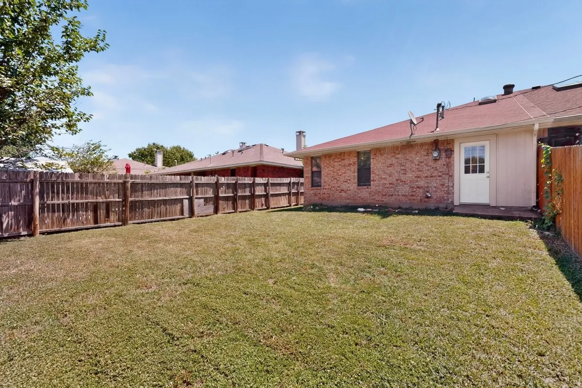 Duplex For Rent in Collin County , 9693 Windy Ridge Road, Frisco, Texas 75033, 3 Bedroom, 2 Bathroom, Garage spaces, 1,251 Sqft, built in 1984, mls#21299885, Real Estate Agent in Frisco, Homes For Rent in Collin county, Homes For Rent in Frisco, Realtor in Frisco Texas, Real Estate Brokerage Independent Realty Texas, Luminita Cordes Realtor