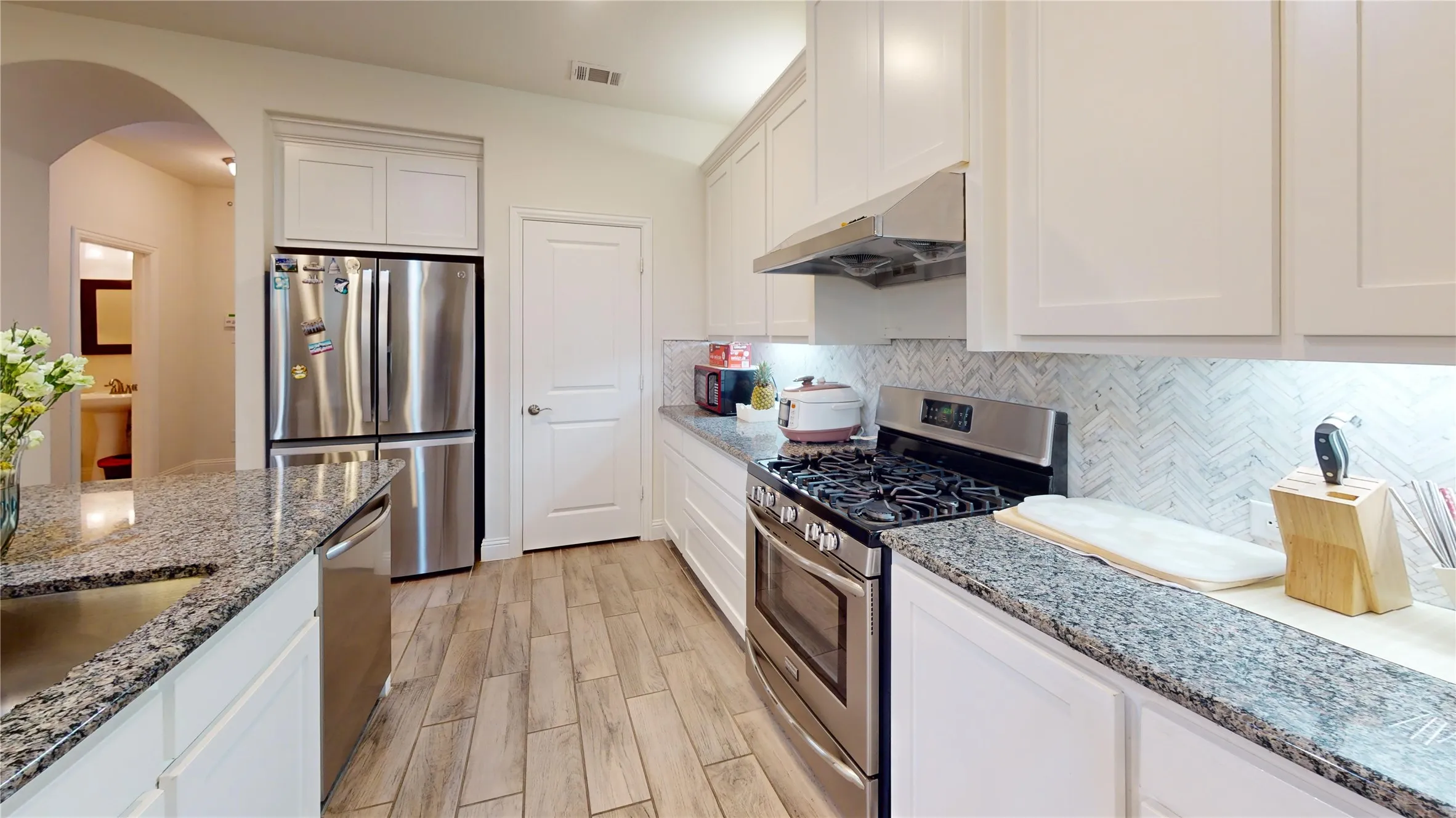 Townhouse For Sale in Collin County , 2408 Jameson Lane, Mc Kinney, Texas 75070, 3 Bedroom, 3 Bathroom, 2 Garage spaces, 1,990 Sqft, built in 2017, mls#21299862, Real Estate Agent in Mc Kinney, Homes For Sale in Collin county, Homes For Sale in Mc Kinney, Realtor in Mc Kinney Texas, Real Estate Brokerage Independent Realty Texas, Luminita Cordes Realtor
