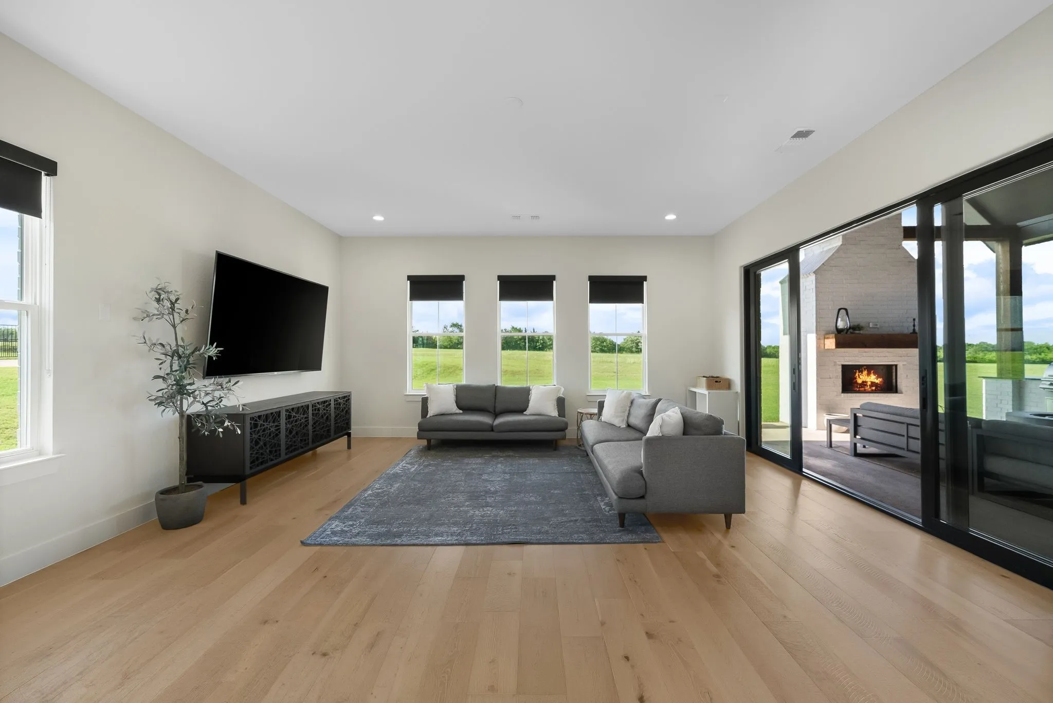 Single Family Residence For Sale in Collin County , 6546 County Road 1103, Celina, Texas 75009, 4 Bedroom, 6 Bathroom, 3 Garage spaces, 4,210 Sqft, built in 2023, mls#21297970, Real Estate Agent in Celina, Homes For Sale in Collin county, Homes For Sale in Celina, Realtor in Celina Texas, Real Estate Brokerage Independent Realty Texas, Luminita Cordes Realtor