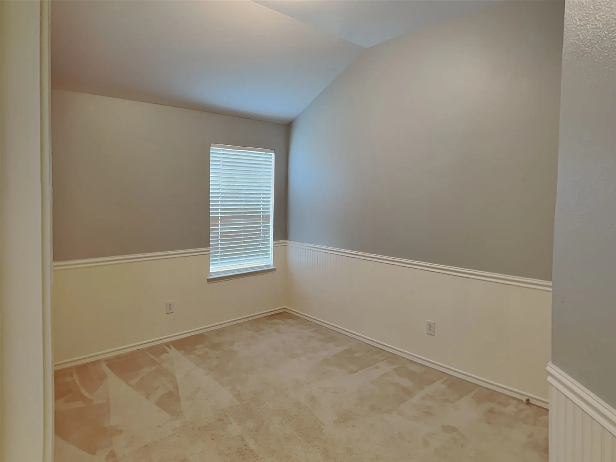 Single Family Residence For Rent in Tarrant County , 5920 Paloma Blanca Drive, Fort Worth, Texas 76179, 3 Bedroom, 2 Bathroom, 2 Garage spaces, 2,110 Sqft, built in 2005, mls#21299904, Real Estate Agent in Fort Worth, Homes For Rent in Tarrant county, Homes For Rent in Fort Worth, Realtor in Fort Worth Texas, Real Estate Brokerage Independent Realty Texas, Luminita Cordes Realtor