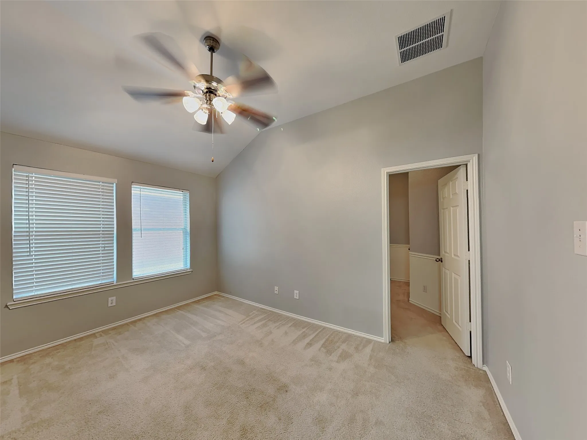 Single Family Residence For Rent in Tarrant County , 5920 Paloma Blanca Drive, Fort Worth, Texas 76179, 3 Bedroom, 2 Bathroom, 2 Garage spaces, 2,110 Sqft, built in 2005, mls#21299904, Real Estate Agent in Fort Worth, Homes For Rent in Tarrant county, Homes For Rent in Fort Worth, Realtor in Fort Worth Texas, Real Estate Brokerage Independent Realty Texas, Luminita Cordes Realtor