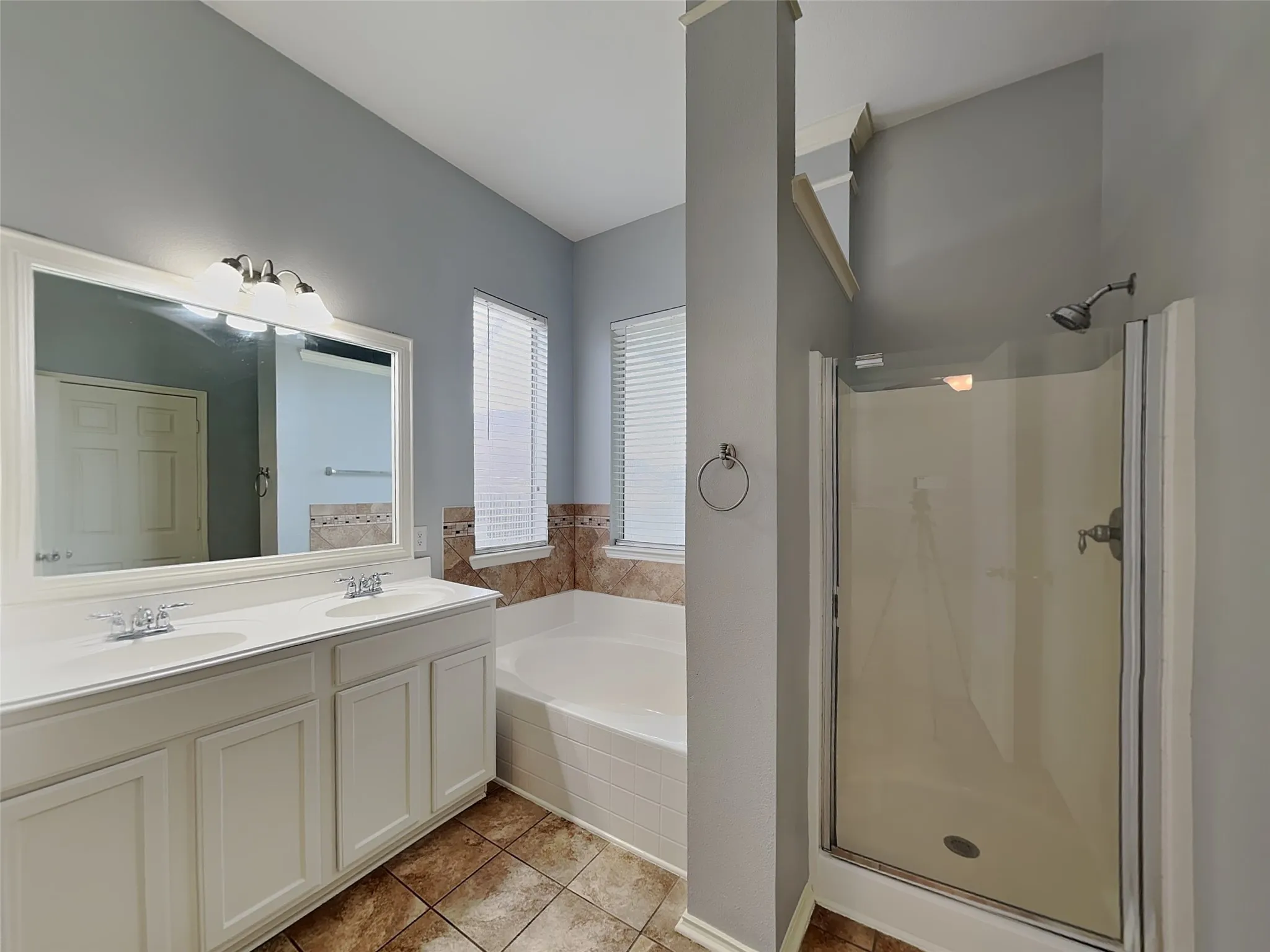 Single Family Residence For Rent in Tarrant County , 5920 Paloma Blanca Drive, Fort Worth, Texas 76179, 3 Bedroom, 2 Bathroom, 2 Garage spaces, 2,110 Sqft, built in 2005, mls#21299904, Real Estate Agent in Fort Worth, Homes For Rent in Tarrant county, Homes For Rent in Fort Worth, Realtor in Fort Worth Texas, Real Estate Brokerage Independent Realty Texas, Luminita Cordes Realtor