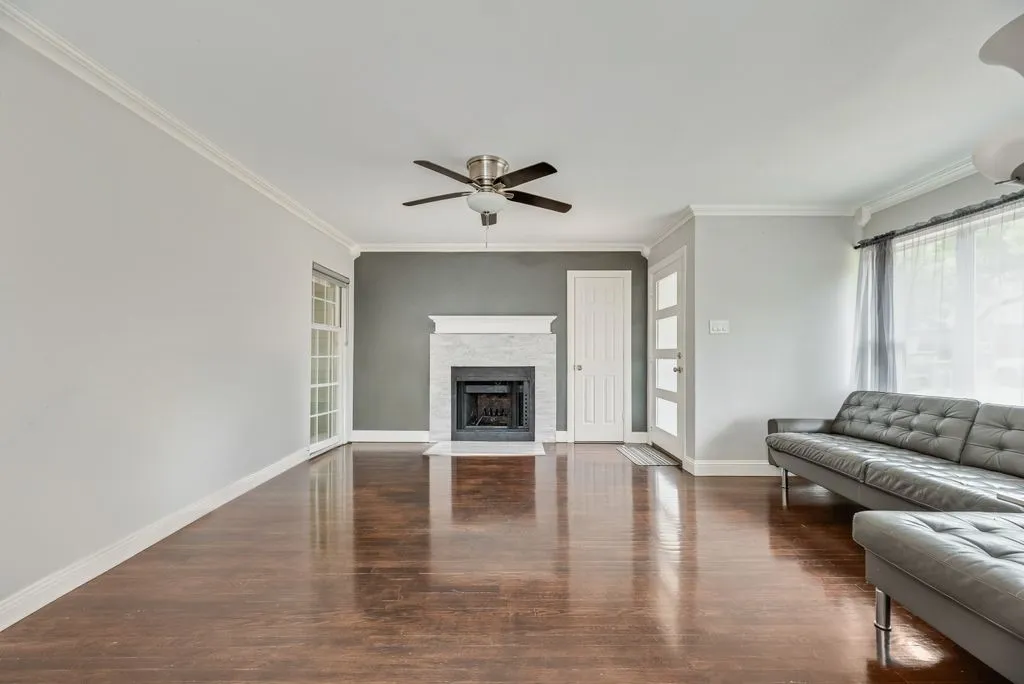 Single Family Residence For Sale in Dallas County , 6742 Hialeah Drive, Dallas, Texas 75214, 4 Bedroom, 3 Bathroom, Garage spaces, 1,660 Sqft, built in 1954, mls#21296473, Real Estate Agent in Dallas, Homes For Sale in Dallas county, Homes For Sale in Dallas, Realtor in Dallas Texas, Real Estate Brokerage Independent Realty Texas, Luminita Cordes Realtor