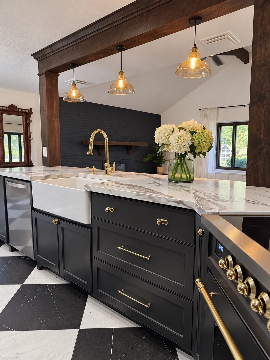 Single Family Residence For Sale in Tarrant County , 240 Timberlake Drive, Azle, Texas 76020, 4 Bedroom, 2 Bathroom, Garage spaces, 2,608 Sqft, built in 1975, mls#21298909, Real Estate Agent in Azle, Homes For Sale in Tarrant county, Homes For Sale in Azle, Realtor in Azle Texas, Real Estate Brokerage Independent Realty Texas, Luminita Cordes Realtor