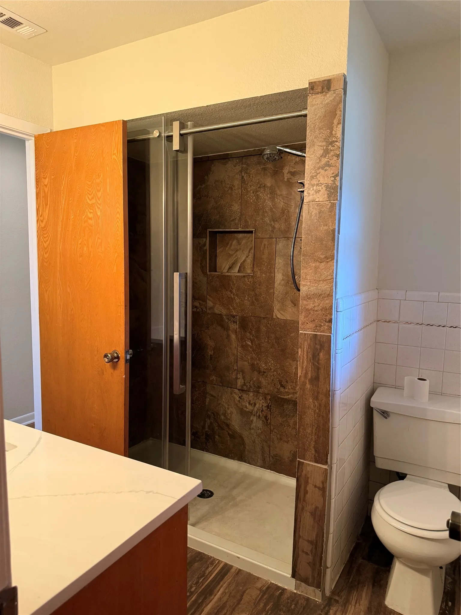 Single Family Residence For Sale in Dallas County , 1315 Willow Creek Drive, Lancaster, Texas 75146, 3 Bedroom, 2 Bathroom, 2 Garage spaces, 1,618 Sqft, built in 1970, mls#21299910, Real Estate Agent in Lancaster, Homes For Sale in Dallas county, Homes For Sale in Lancaster, Realtor in Lancaster Texas, Real Estate Brokerage Independent Realty Texas, Luminita Cordes Realtor