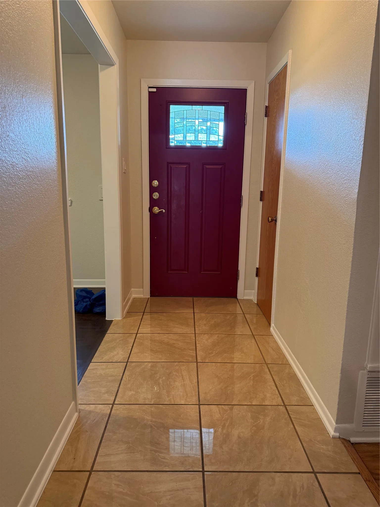 Single Family Residence For Sale in Dallas County , 1315 Willow Creek Drive, Lancaster, Texas 75146, 3 Bedroom, 2 Bathroom, 2 Garage spaces, 1,618 Sqft, built in 1970, mls#21299910, Real Estate Agent in Lancaster, Homes For Sale in Dallas county, Homes For Sale in Lancaster, Realtor in Lancaster Texas, Real Estate Brokerage Independent Realty Texas, Luminita Cordes Realtor
