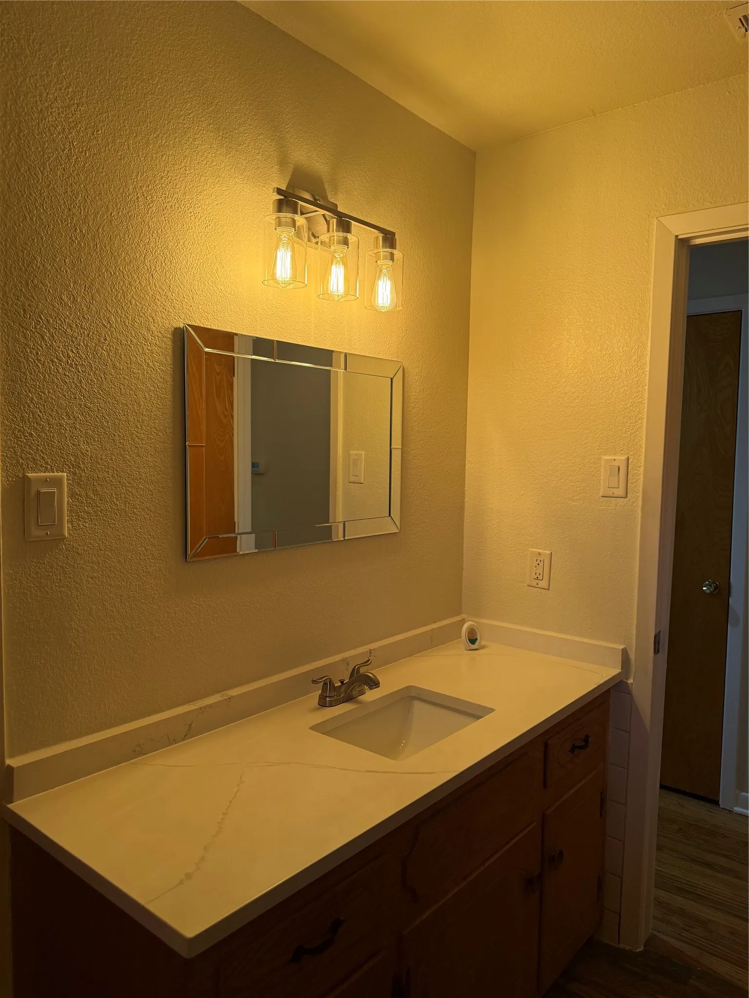 Single Family Residence For Sale in Dallas County , 1315 Willow Creek Drive, Lancaster, Texas 75146, 3 Bedroom, 2 Bathroom, 2 Garage spaces, 1,618 Sqft, built in 1970, mls#21299910, Real Estate Agent in Lancaster, Homes For Sale in Dallas county, Homes For Sale in Lancaster, Realtor in Lancaster Texas, Real Estate Brokerage Independent Realty Texas, Luminita Cordes Realtor