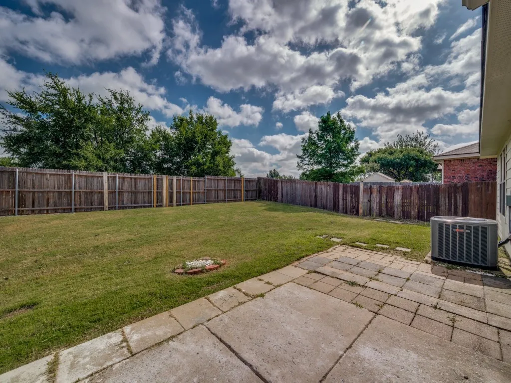 Single Family Residence For Sale in Denton County , 8821 CHISHOLM Trail, Cross Roads, Texas 76227, 3 Bedroom, 2 Bathroom, 2 Garage spaces, 1,585 Sqft, built in 2004, mls#21299914, Real Estate Agent in Cross Roads, Homes For Sale in Denton county, Homes For Sale in Cross Roads, Realtor in Cross Roads Texas, Real Estate Brokerage Independent Realty Texas, Luminita Cordes Realtor