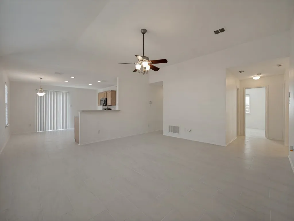 Single Family Residence For Sale in Denton County , 8821 CHISHOLM Trail, Cross Roads, Texas 76227, 3 Bedroom, 2 Bathroom, 2 Garage spaces, 1,585 Sqft, built in 2004, mls#21299914, Real Estate Agent in Cross Roads, Homes For Sale in Denton county, Homes For Sale in Cross Roads, Realtor in Cross Roads Texas, Real Estate Brokerage Independent Realty Texas, Luminita Cordes Realtor