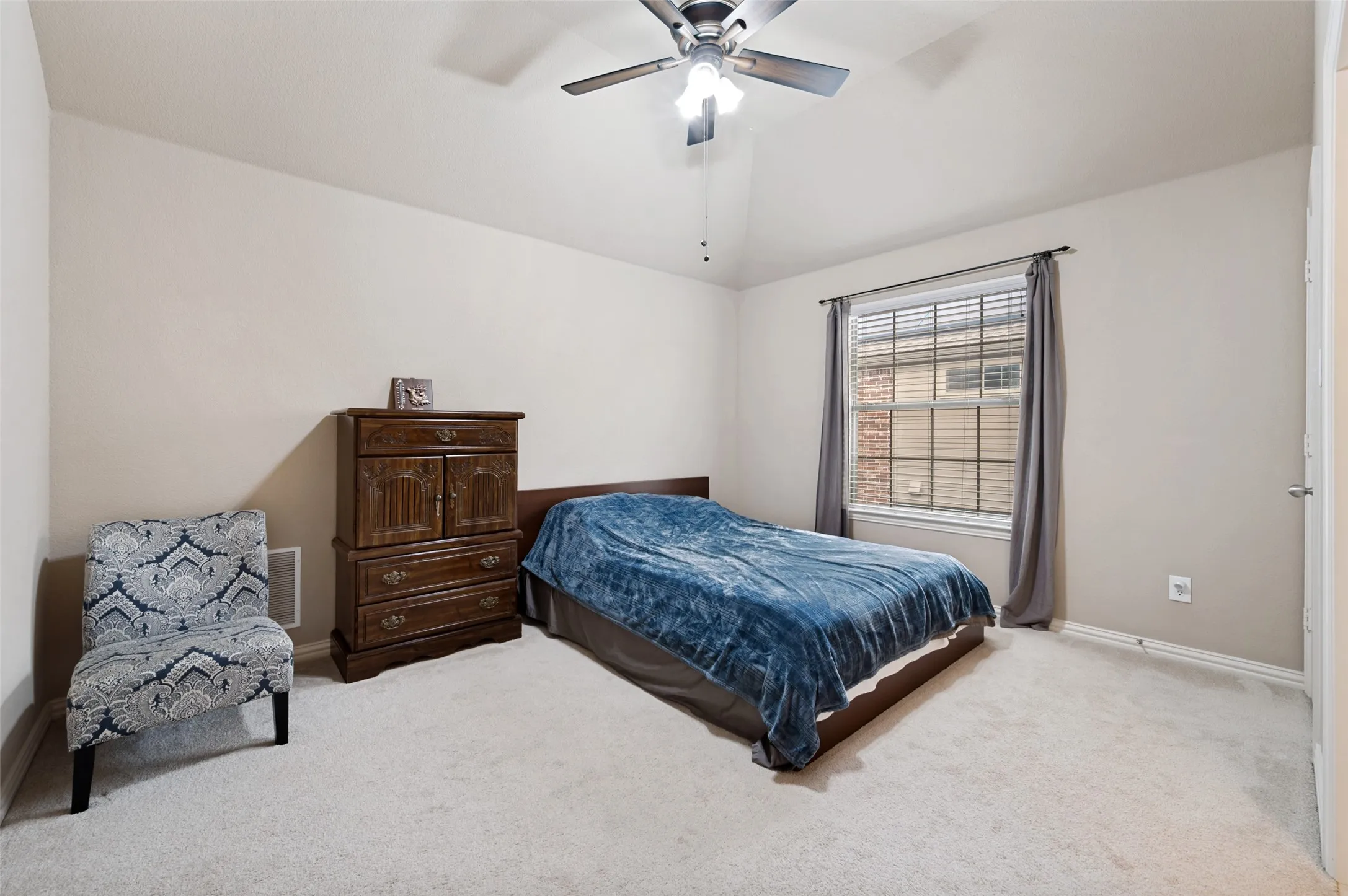 Single Family Residence For Sale in Denton County , 2848 Forest Manor Drive, Frisco, Texas 75034, 4 Bedrooms, 4 Bathrooms, 2 Garage spaces, 3,707 Sqft, built in 2005, Price $685,000, mls#21291350, Real Estate Agent in Frisco, Homes For Sale in Denton county, Homes For Sale in Frisco, Realtor in Frisco Texas, Real Estate Brokerage Independent Realty Texas, Luminita Cordes Realtor