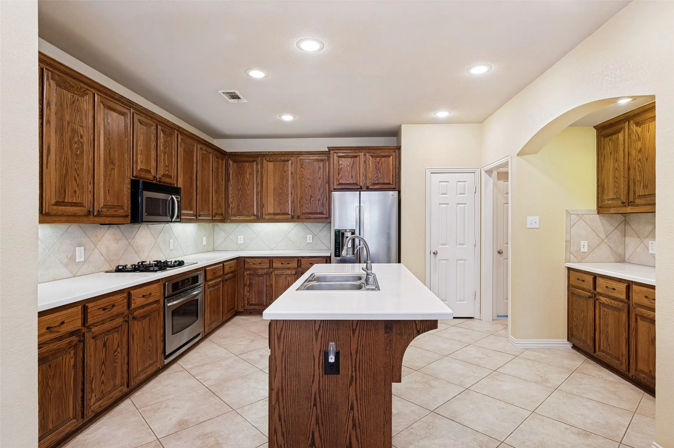 Single Family Residence For Sale in Denton County , 2848 Forest Manor Drive, Frisco, Texas 75034, 4 Bedrooms, 4 Bathrooms, 2 Garage spaces, 3,707 Sqft, built in 2005, Price $685,000, mls#21291350, Real Estate Agent in Frisco, Homes For Sale in Denton county, Homes For Sale in Frisco, Realtor in Frisco Texas, Real Estate Brokerage Independent Realty Texas, Luminita Cordes Realtor