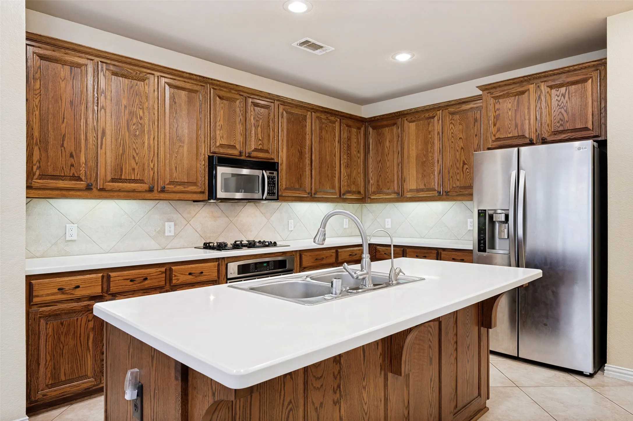 Single Family Residence For Sale in Denton County , 2848 Forest Manor Drive, Frisco, Texas 75034, 4 Bedrooms, 4 Bathrooms, 2 Garage spaces, 3,707 Sqft, built in 2005, Price $685,000, mls#21291350, Real Estate Agent in Frisco, Homes For Sale in Denton county, Homes For Sale in Frisco, Realtor in Frisco Texas, Real Estate Brokerage Independent Realty Texas, Luminita Cordes Realtor