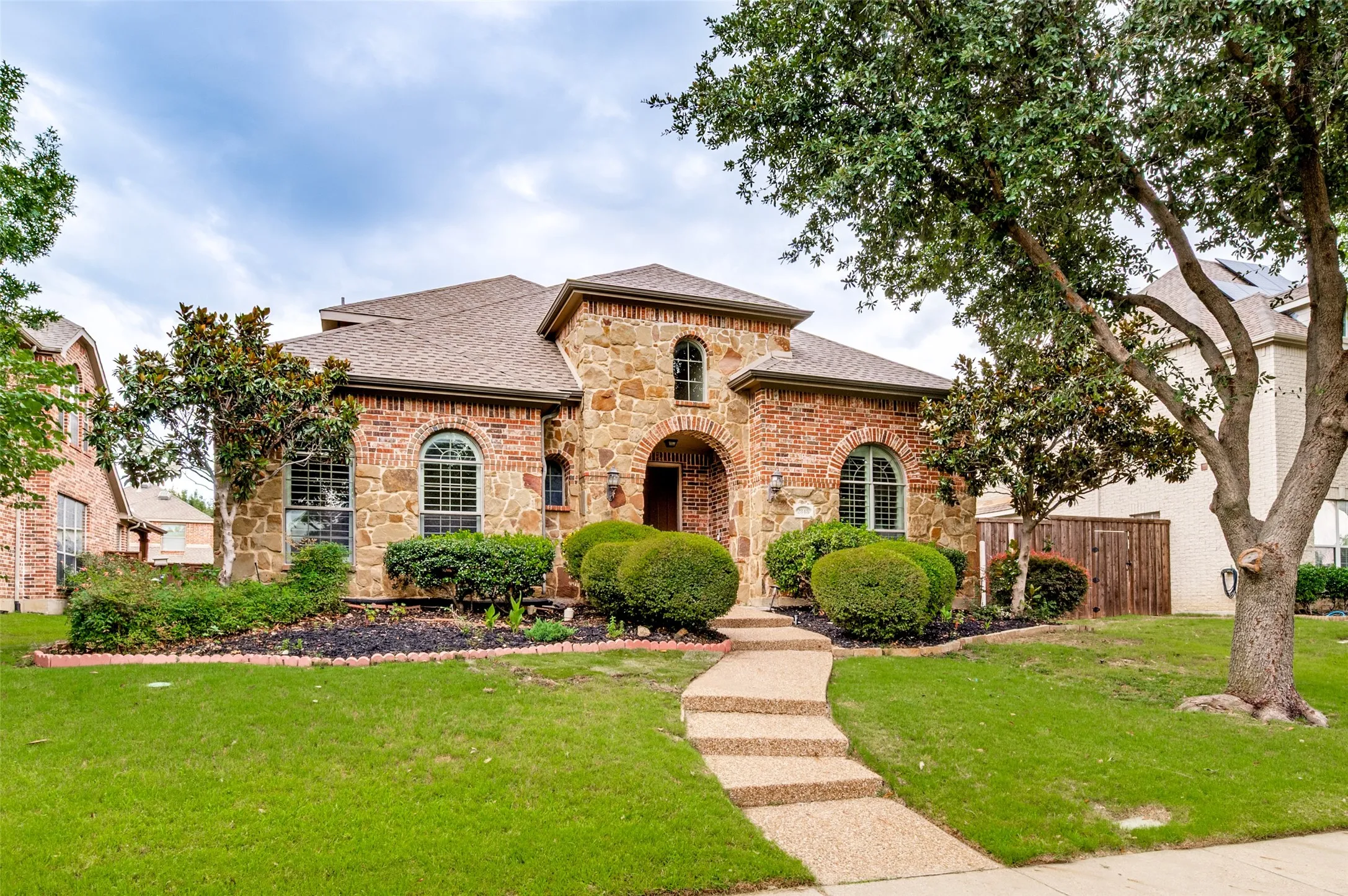 Single Family Residence For Sale in Denton County , 2848 Forest Manor Drive, Frisco, Texas 75034, 4 Bedrooms, 4 Bathrooms, 2 Garage spaces, 3,707 Sqft, built in 2005, Price $685,000, mls#21291350, Real Estate Agent in Frisco, Homes For Sale in Denton county, Homes For Sale in Frisco, Realtor in Frisco Texas, Real Estate Brokerage Independent Realty Texas, Luminita Cordes Realtor