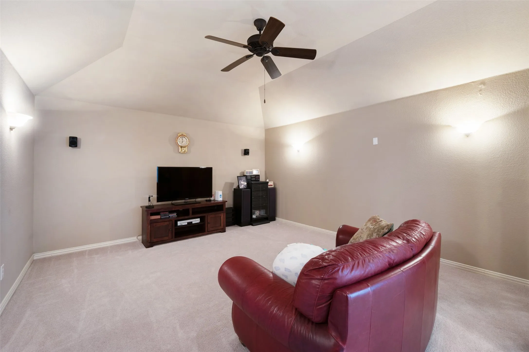 Single Family Residence For Sale in Denton County , 2848 Forest Manor Drive, Frisco, Texas 75034, 4 Bedrooms, 4 Bathrooms, 2 Garage spaces, 3,707 Sqft, built in 2005, Price $685,000, mls#21291350, Real Estate Agent in Frisco, Homes For Sale in Denton county, Homes For Sale in Frisco, Realtor in Frisco Texas, Real Estate Brokerage Independent Realty Texas, Luminita Cordes Realtor