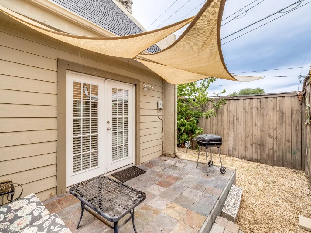 Townhouse For Sale in Dallas County , 9405 Timberleaf Drive, Dallas, Texas 75243, 2 Bedroom, 3 Bathroom, Garage spaces, 2,020 Sqft, built in 1971, mls#21295306, Real Estate Agent in Dallas, Homes For Sale in Dallas county, Homes For Sale in Dallas, Realtor in Dallas Texas, Real Estate Brokerage Independent Realty Texas, Luminita Cordes Realtor