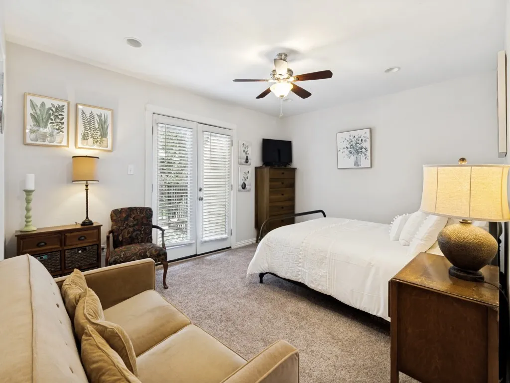 Townhouse For Sale in Dallas County , 9405 Timberleaf Drive, Dallas, Texas 75243, 2 Bedroom, 3 Bathroom, Garage spaces, 2,020 Sqft, built in 1971, mls#21295306, Real Estate Agent in Dallas, Homes For Sale in Dallas county, Homes For Sale in Dallas, Realtor in Dallas Texas, Real Estate Brokerage Independent Realty Texas, Luminita Cordes Realtor