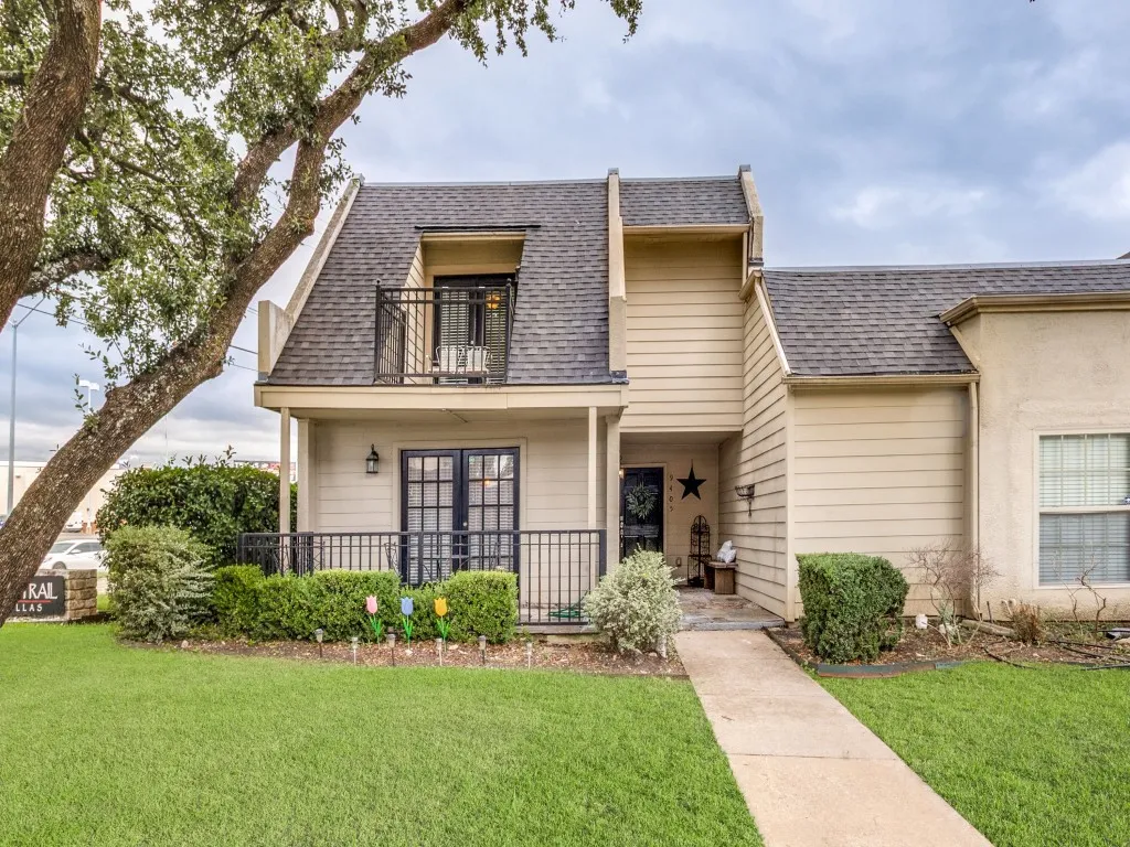 Townhouse For Sale in Dallas County , 9405 Timberleaf Drive, Dallas, Texas 75243, 2 Bedroom, 3 Bathroom, Garage spaces, 2,020 Sqft, built in 1971, mls#21295306, Real Estate Agent in Dallas, Homes For Sale in Dallas county, Homes For Sale in Dallas, Realtor in Dallas Texas, Real Estate Brokerage Independent Realty Texas, Luminita Cordes Realtor