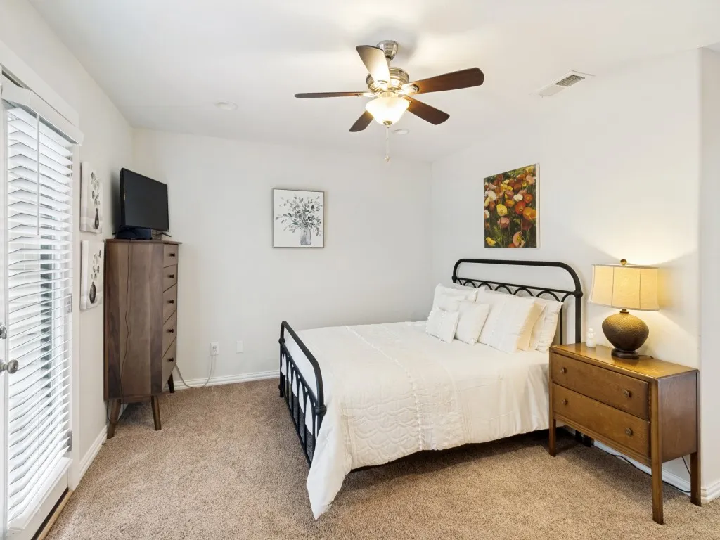 Townhouse For Sale in Dallas County , 9405 Timberleaf Drive, Dallas, Texas 75243, 2 Bedroom, 3 Bathroom, Garage spaces, 2,020 Sqft, built in 1971, mls#21295306, Real Estate Agent in Dallas, Homes For Sale in Dallas county, Homes For Sale in Dallas, Realtor in Dallas Texas, Real Estate Brokerage Independent Realty Texas, Luminita Cordes Realtor