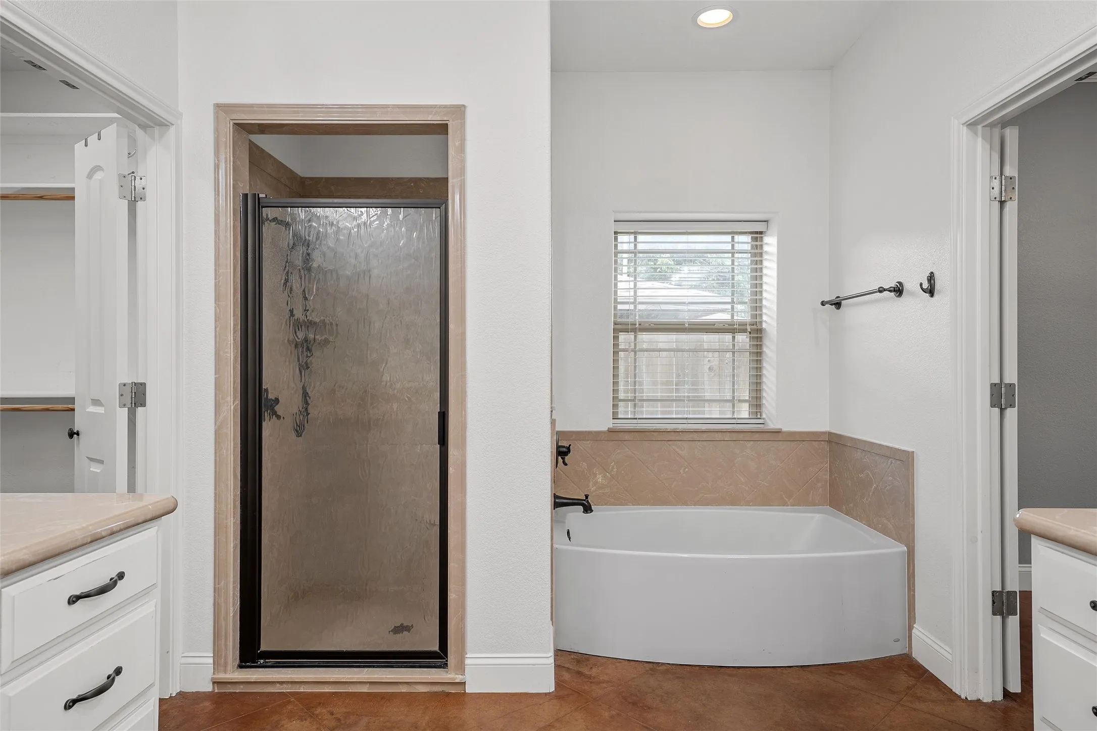 Single Family Residence For Sale in Mc Lennan County , 1509 N Reagan Street, West, Texas 76691, 4 Bedroom, 2 Bathroom, 1 Garage spaces, 2,427 Sqft, built in 2014, mls#21299829, Real Estate Agent in West, Homes For Sale in Mc Lennan county, Homes For Sale in West, Realtor in West Texas, Real Estate Brokerage Independent Realty Texas, Luminita Cordes Realtor