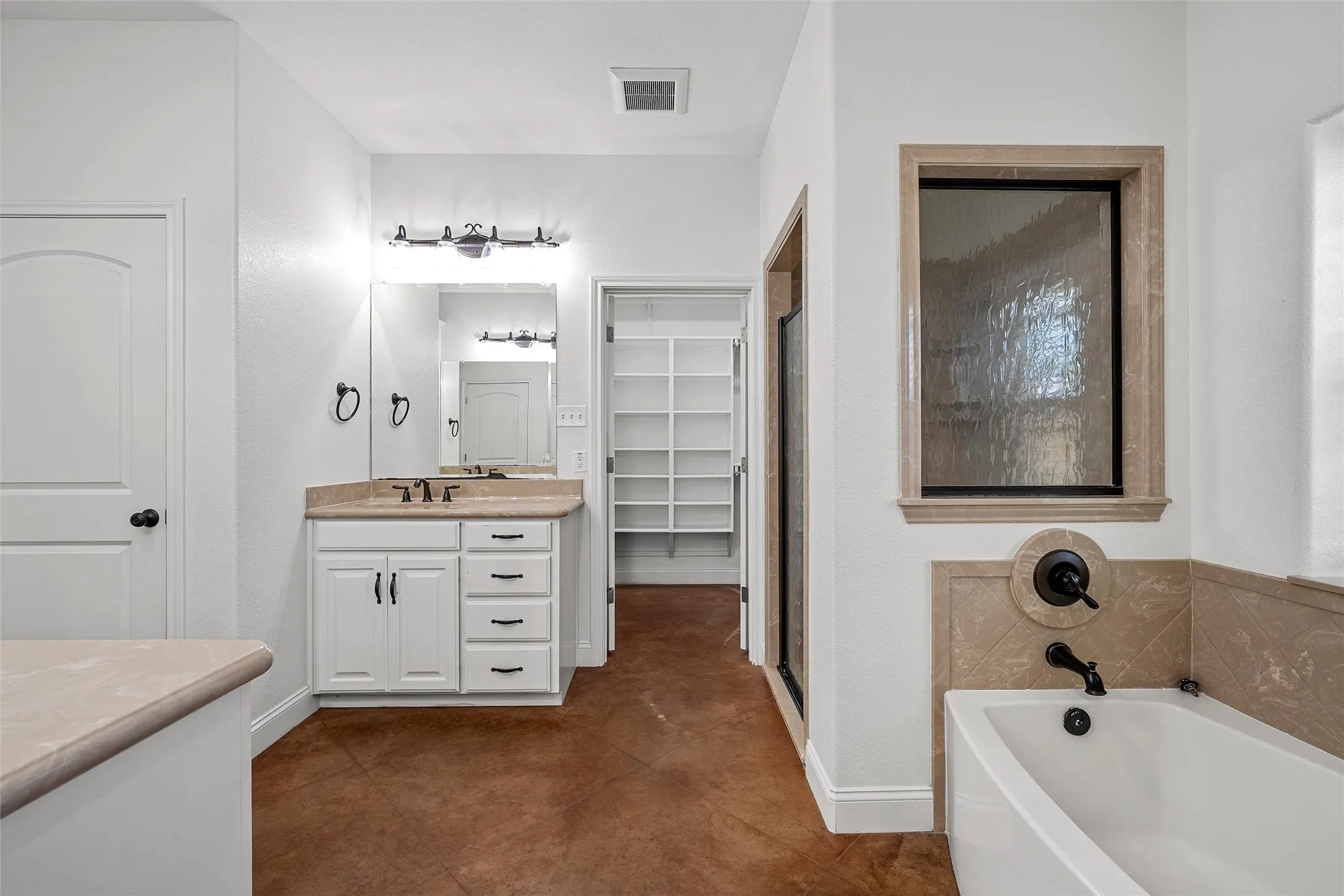 Single Family Residence For Sale in Mc Lennan County , 1509 N Reagan Street, West, Texas 76691, 4 Bedroom, 2 Bathroom, 1 Garage spaces, 2,427 Sqft, built in 2014, mls#21299829, Real Estate Agent in West, Homes For Sale in Mc Lennan county, Homes For Sale in West, Realtor in West Texas, Real Estate Brokerage Independent Realty Texas, Luminita Cordes Realtor