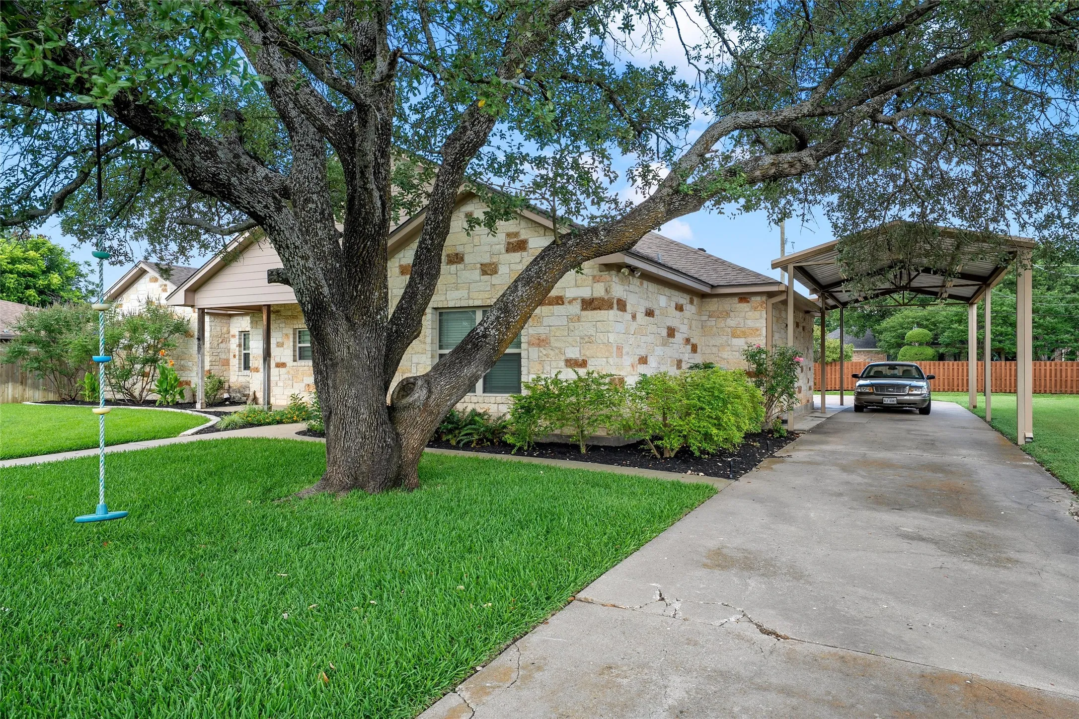 Single Family Residence For Sale in Mc Lennan County , 1509 N Reagan Street, West, Texas 76691, 4 Bedroom, 2 Bathroom, 1 Garage spaces, 2,427 Sqft, built in 2014, mls#21299829, Real Estate Agent in West, Homes For Sale in Mc Lennan county, Homes For Sale in West, Realtor in West Texas, Real Estate Brokerage Independent Realty Texas, Luminita Cordes Realtor