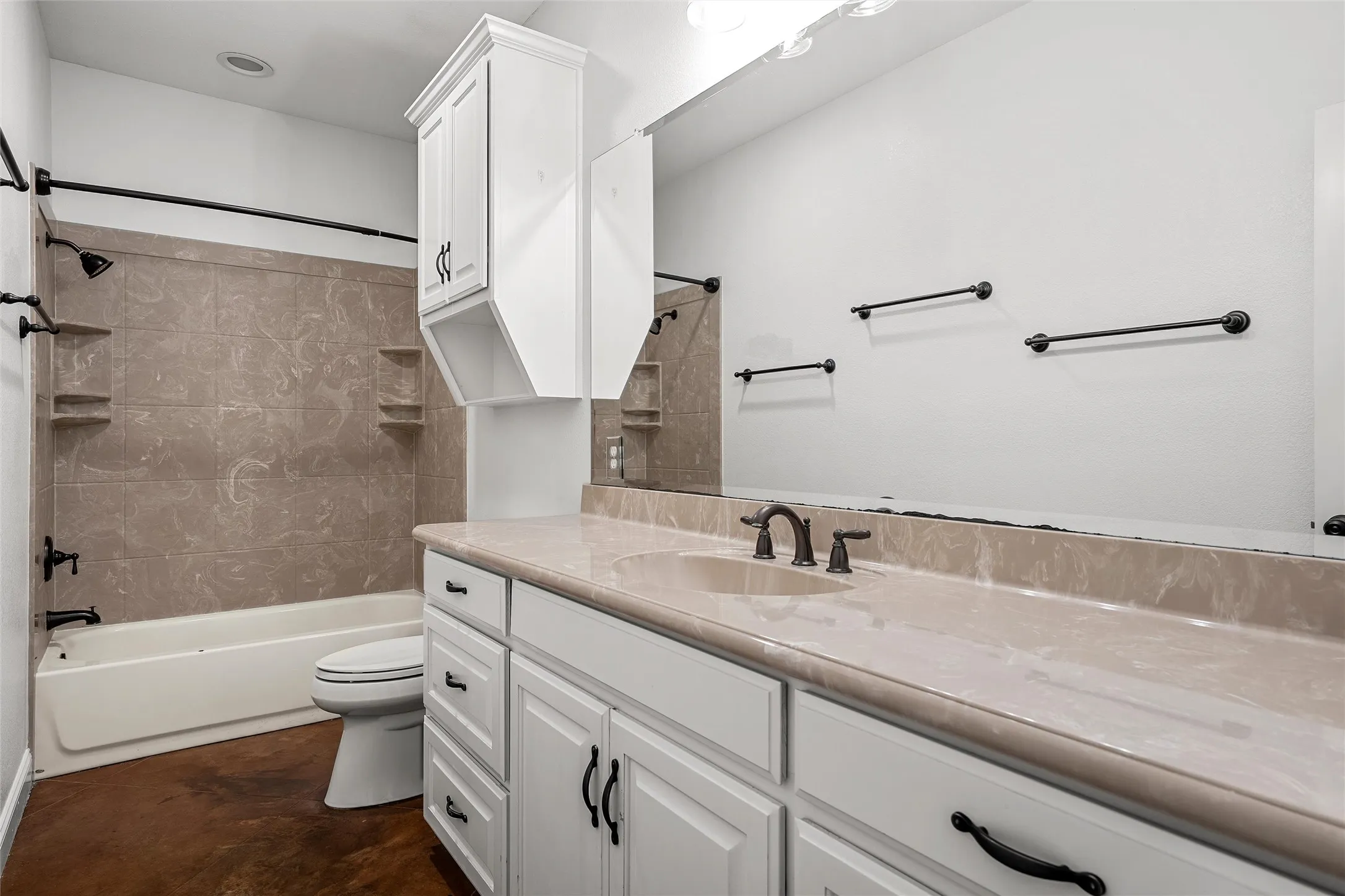 Single Family Residence For Sale in Mc Lennan County , 1509 N Reagan Street, West, Texas 76691, 4 Bedroom, 2 Bathroom, 1 Garage spaces, 2,427 Sqft, built in 2014, mls#21299829, Real Estate Agent in West, Homes For Sale in Mc Lennan county, Homes For Sale in West, Realtor in West Texas, Real Estate Brokerage Independent Realty Texas, Luminita Cordes Realtor