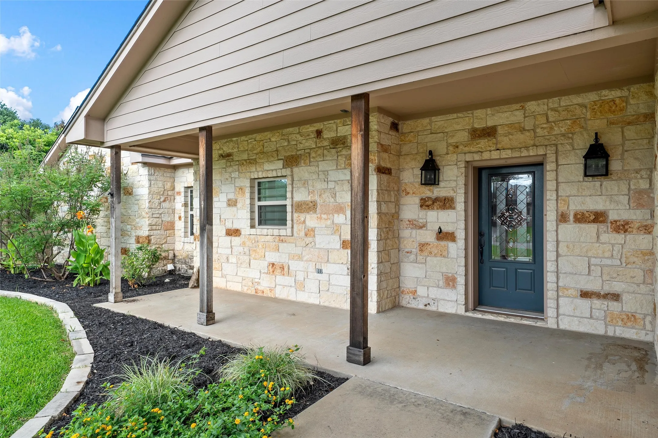 Single Family Residence For Sale in Mc Lennan County , 1509 N Reagan Street, West, Texas 76691, 4 Bedroom, 2 Bathroom, 1 Garage spaces, 2,427 Sqft, built in 2014, mls#21299829, Real Estate Agent in West, Homes For Sale in Mc Lennan county, Homes For Sale in West, Realtor in West Texas, Real Estate Brokerage Independent Realty Texas, Luminita Cordes Realtor