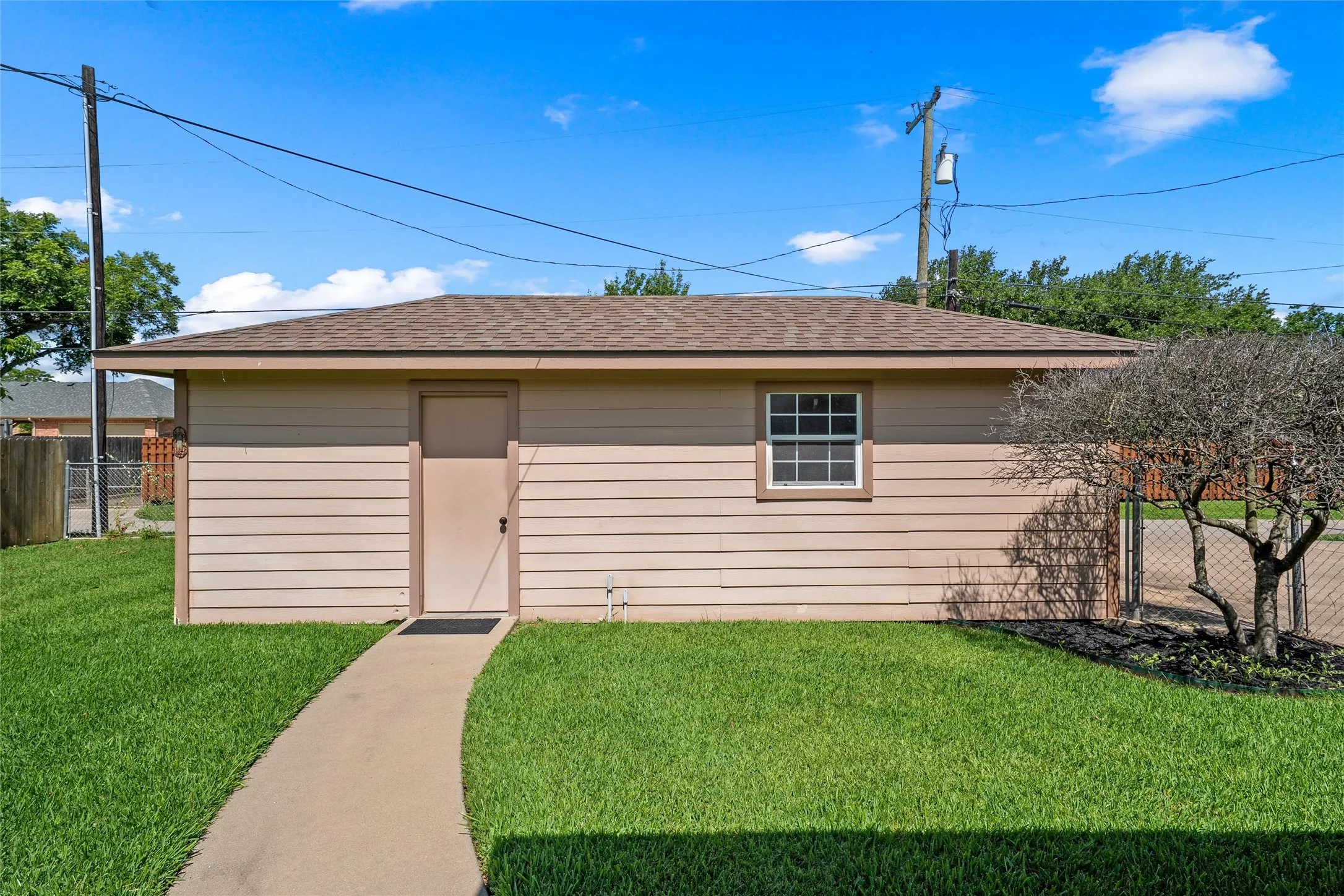 Single Family Residence For Sale in Mc Lennan County , 1509 N Reagan Street, West, Texas 76691, 4 Bedroom, 2 Bathroom, 1 Garage spaces, 2,427 Sqft, built in 2014, mls#21299829, Real Estate Agent in West, Homes For Sale in Mc Lennan county, Homes For Sale in West, Realtor in West Texas, Real Estate Brokerage Independent Realty Texas, Luminita Cordes Realtor