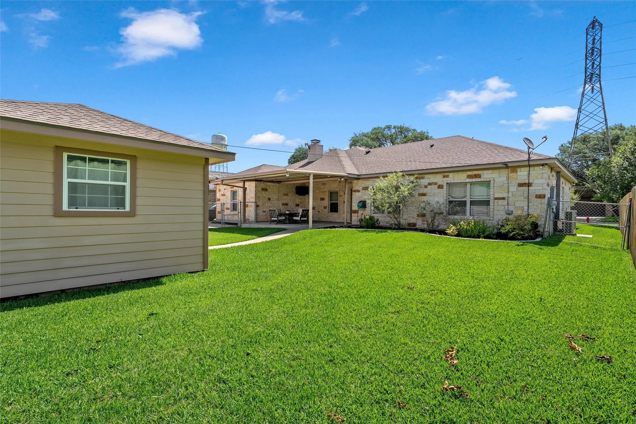 Single Family Residence For Sale in Mc Lennan County , 1509 N Reagan Street, West, Texas 76691, 4 Bedroom, 2 Bathroom, 1 Garage spaces, 2,427 Sqft, built in 2014, mls#21299829, Real Estate Agent in West, Homes For Sale in Mc Lennan county, Homes For Sale in West, Realtor in West Texas, Real Estate Brokerage Independent Realty Texas, Luminita Cordes Realtor