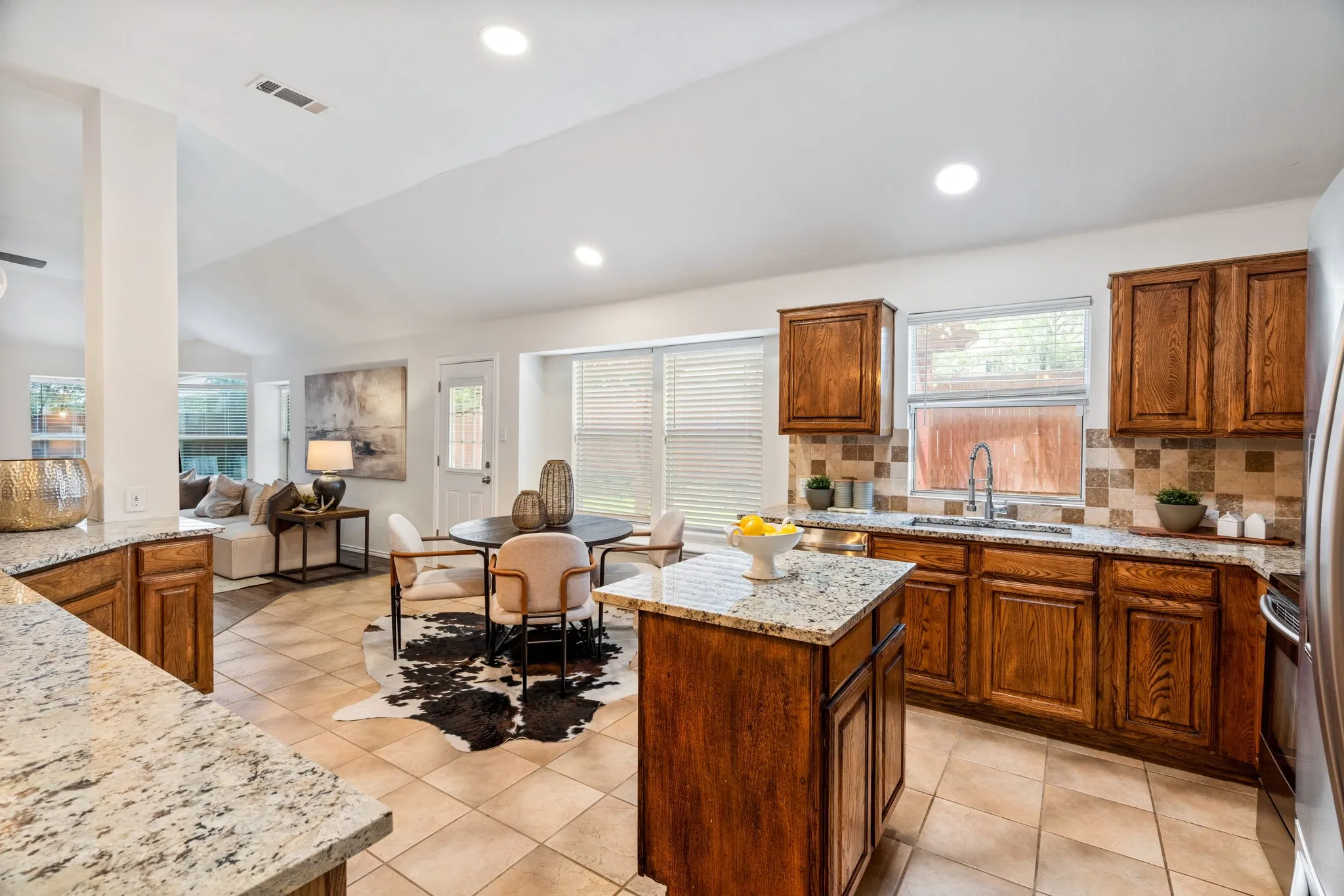 Single Family Residence For Sale in Tarrant County , 7105 Herman Jared Drive, North Richland Hills, Texas 76182, 3 Bedroom, 2 Bathroom, 2 Garage spaces, 1,741 Sqft, built in 2000, mls#21297006, Real Estate Agent in North Richland Hills, Homes For Sale in Tarrant county, Homes For Sale in North Richland Hills, Realtor in North Richland Hills Texas, Real Estate Brokerage Independent Realty Texas, Luminita Cordes Realtor