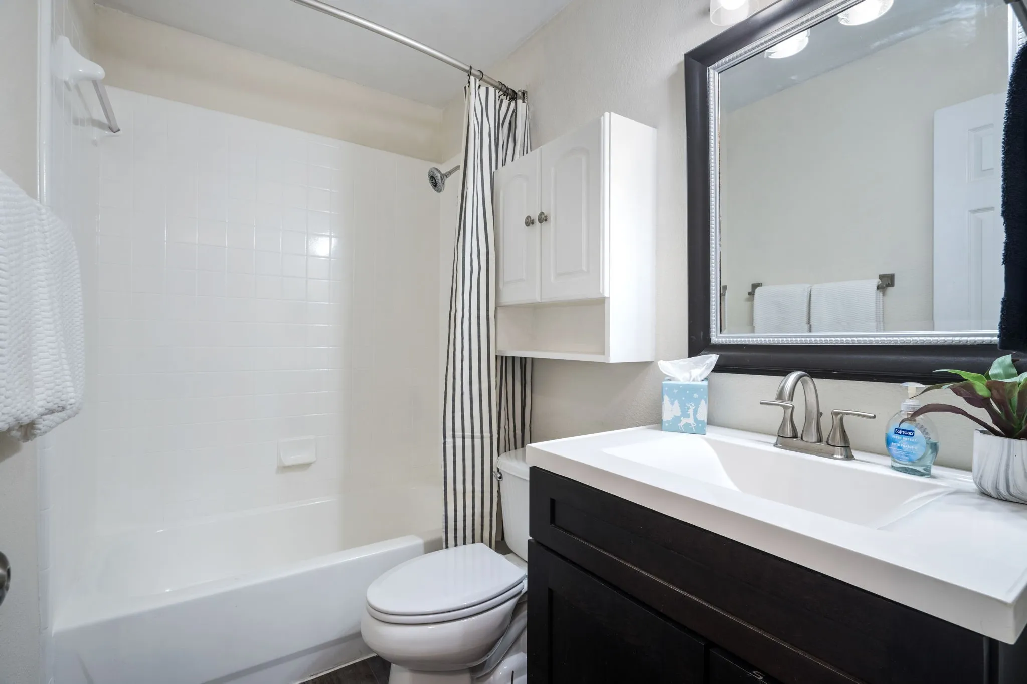 Single Family Residence For Sale in Tarrant County , 7105 Herman Jared Drive, North Richland Hills, Texas 76182, 3 Bedroom, 2 Bathroom, 2 Garage spaces, 1,741 Sqft, built in 2000, mls#21297006, Real Estate Agent in North Richland Hills, Homes For Sale in Tarrant county, Homes For Sale in North Richland Hills, Realtor in North Richland Hills Texas, Real Estate Brokerage Independent Realty Texas, Luminita Cordes Realtor