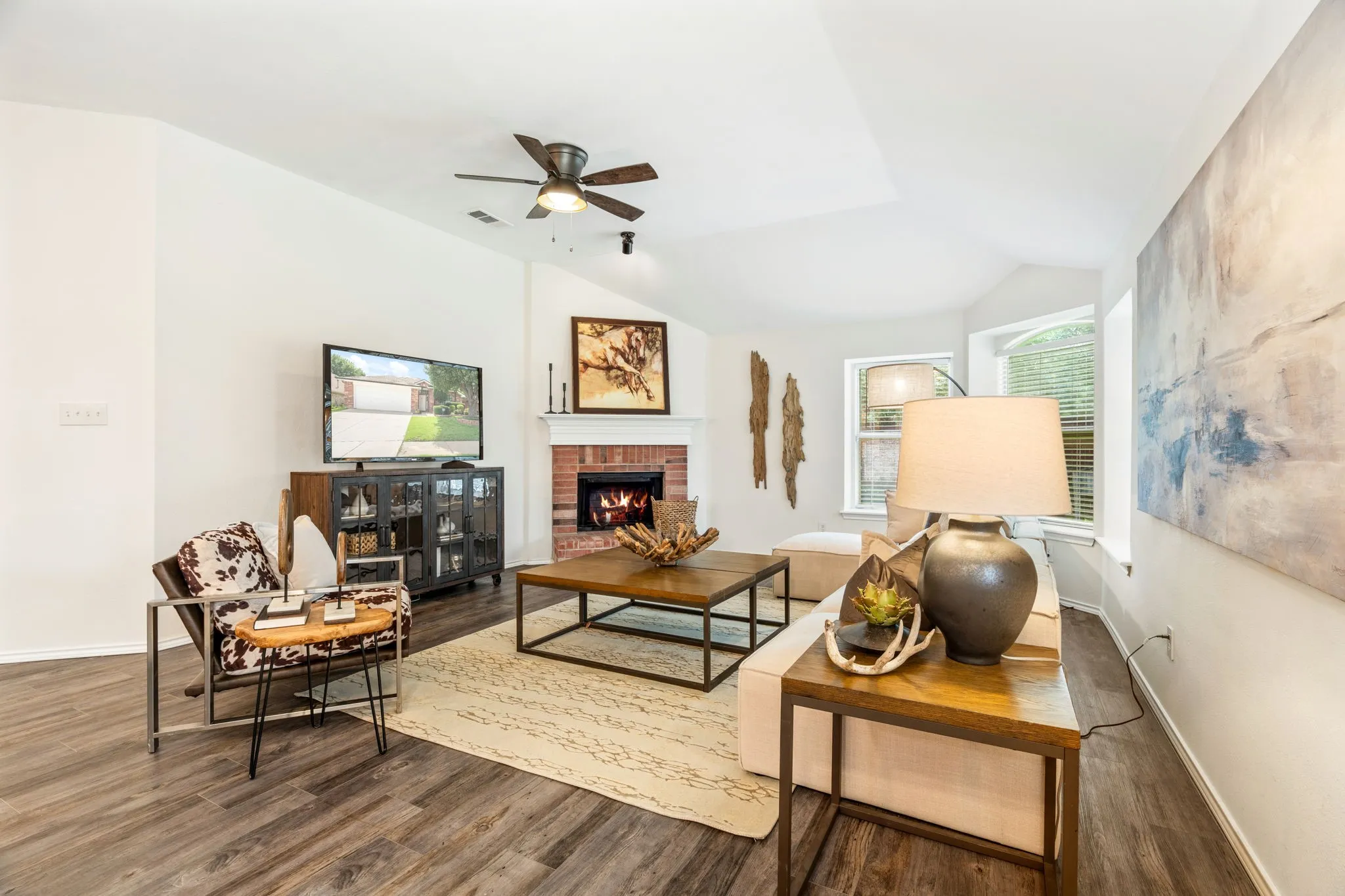 Single Family Residence For Sale in Tarrant County , 7105 Herman Jared Drive, North Richland Hills, Texas 76182, 3 Bedroom, 2 Bathroom, 2 Garage spaces, 1,741 Sqft, built in 2000, mls#21297006, Real Estate Agent in North Richland Hills, Homes For Sale in Tarrant county, Homes For Sale in North Richland Hills, Realtor in North Richland Hills Texas, Real Estate Brokerage Independent Realty Texas, Luminita Cordes Realtor