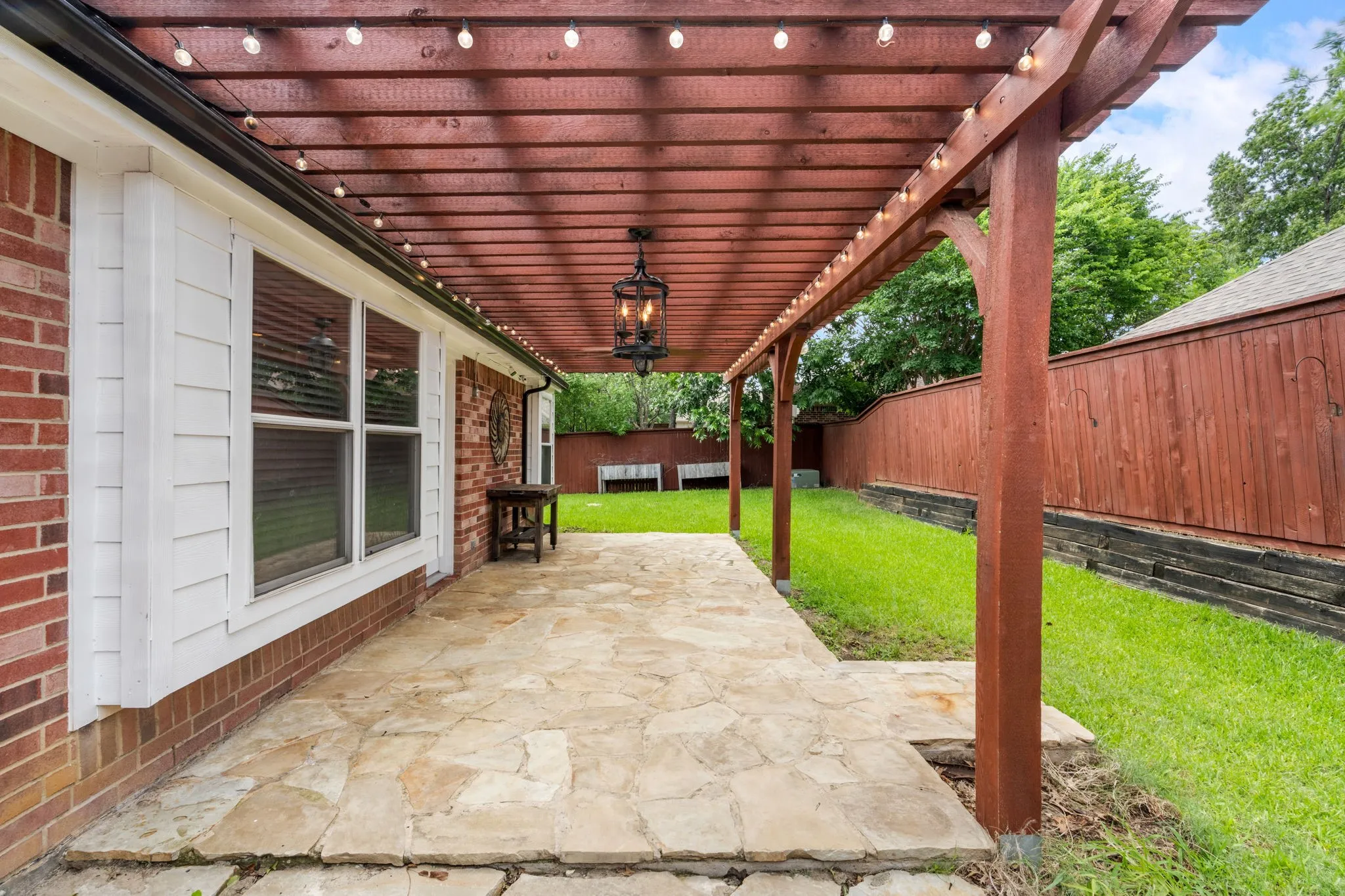 Single Family Residence For Sale in Tarrant County , 7105 Herman Jared Drive, North Richland Hills, Texas 76182, 3 Bedroom, 2 Bathroom, 2 Garage spaces, 1,741 Sqft, built in 2000, mls#21297006, Real Estate Agent in North Richland Hills, Homes For Sale in Tarrant county, Homes For Sale in North Richland Hills, Realtor in North Richland Hills Texas, Real Estate Brokerage Independent Realty Texas, Luminita Cordes Realtor