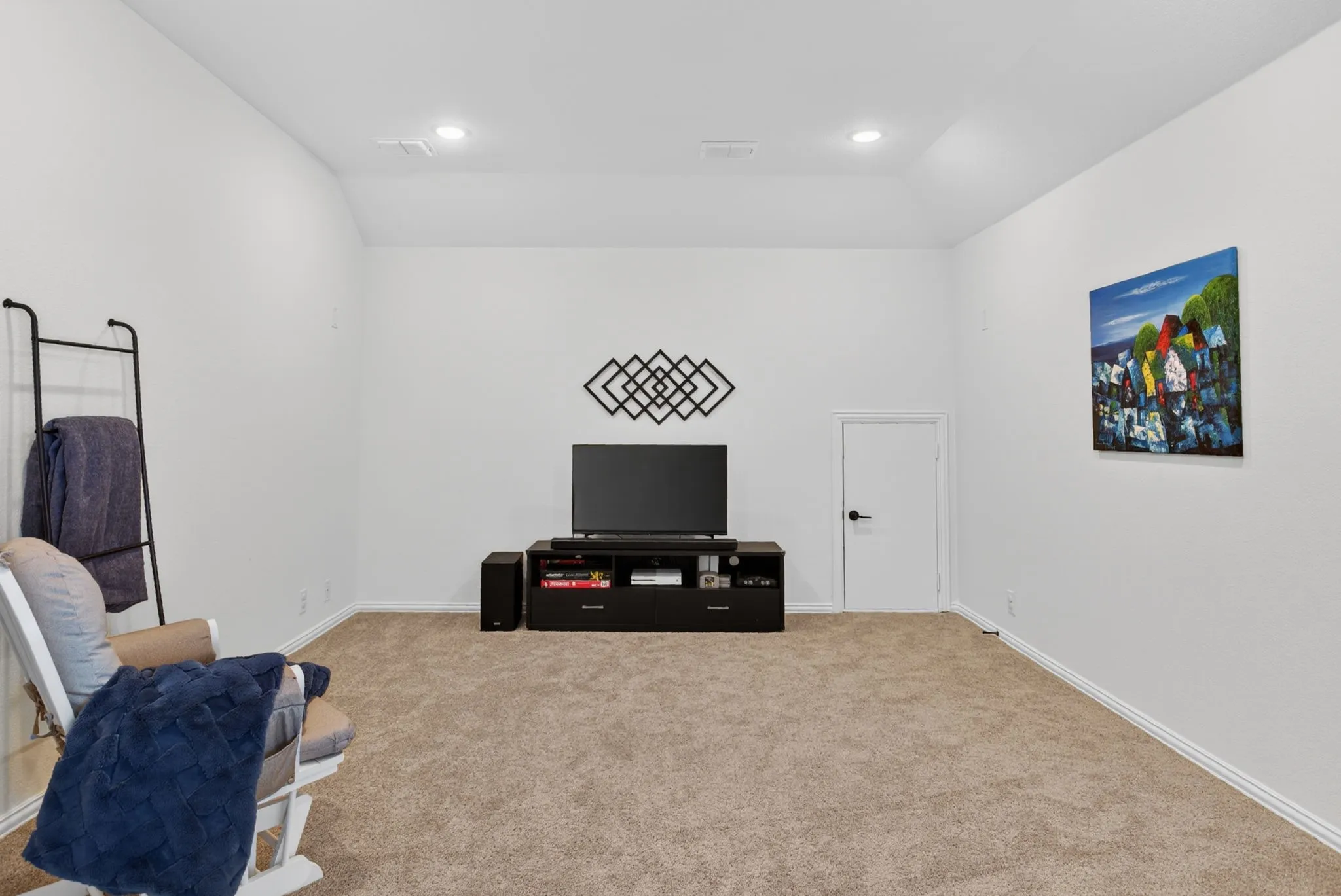 Is this another room - totally ready for movie night - just sitting up here all pretty? YEP!