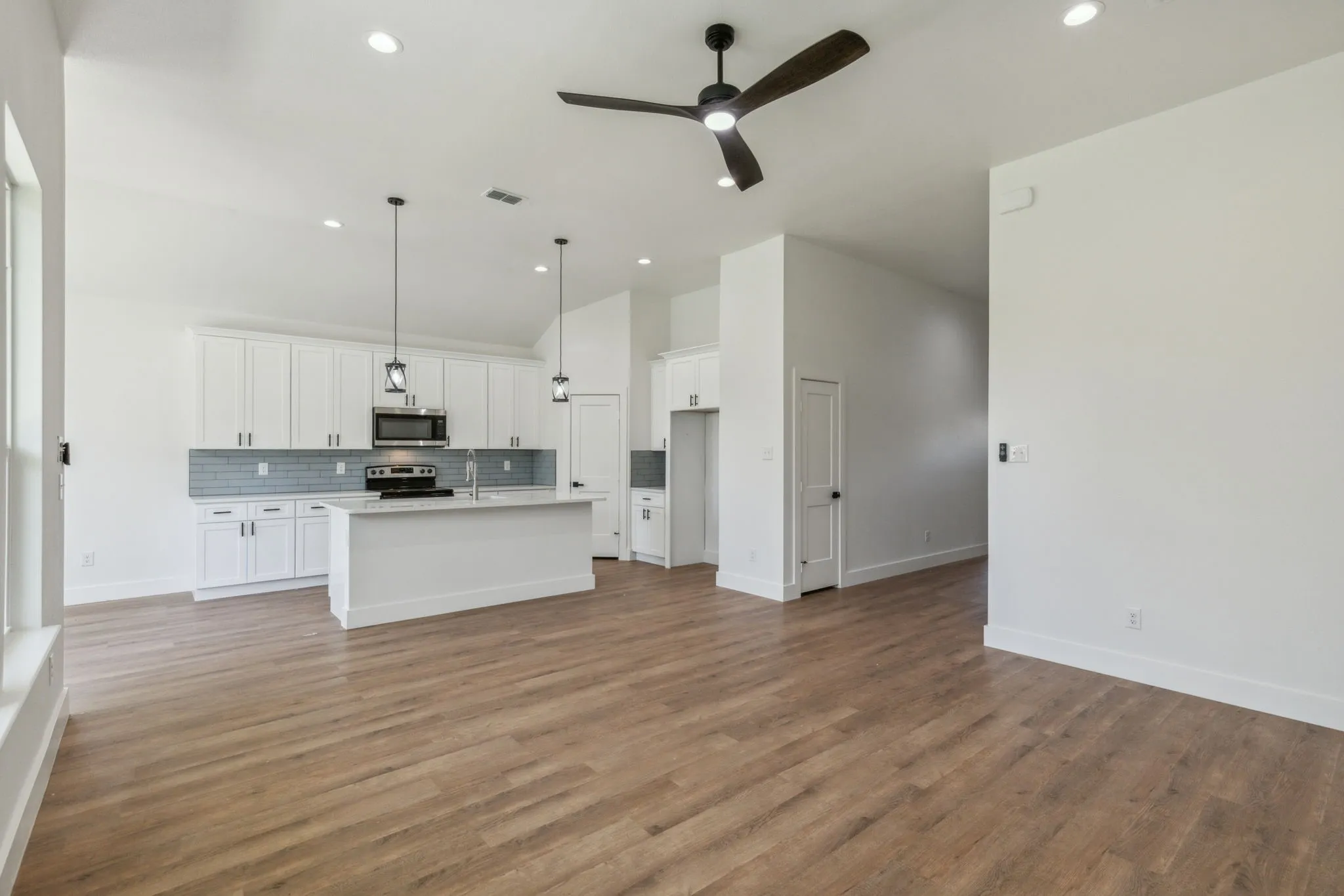 Single Family Residence For Rent in Hunt County , 4617 Pickett Street, Greenville, Texas 75401, 3 Bedroom, 2 Bathroom, 2 Garage spaces, 1,480 Sqft, built in 2024, mls#21299868, Real Estate Agent in Greenville, Homes For Rent in Hunt county, Homes For Rent in Greenville, Realtor in Greenville Texas, Real Estate Brokerage Independent Realty Texas, Luminita Cordes Realtor