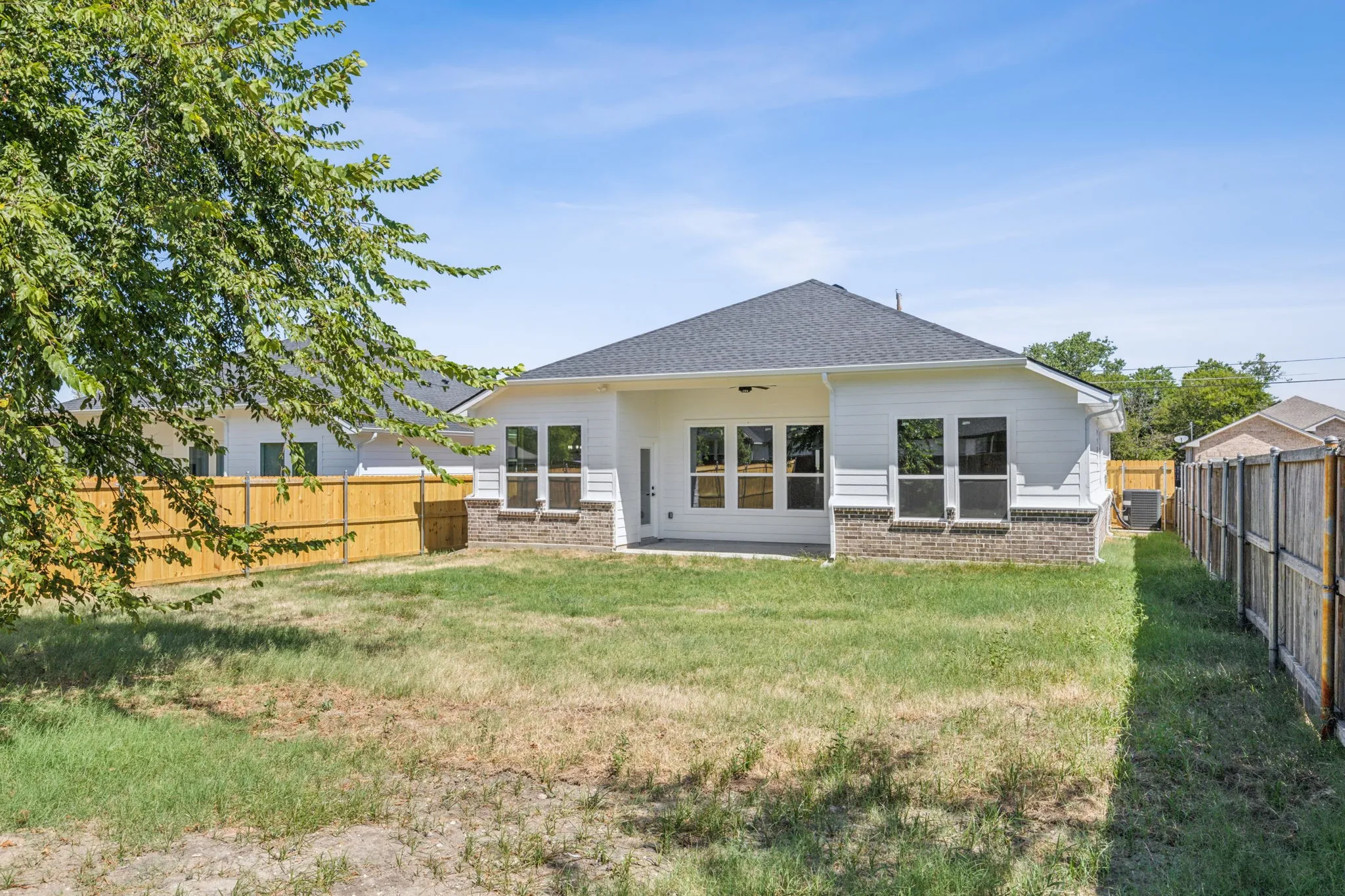 Single Family Residence For Rent in Hunt County , 4617 Pickett Street, Greenville, Texas 75401, 3 Bedroom, 2 Bathroom, 2 Garage spaces, 1,480 Sqft, built in 2024, mls#21299868, Real Estate Agent in Greenville, Homes For Rent in Hunt county, Homes For Rent in Greenville, Realtor in Greenville Texas, Real Estate Brokerage Independent Realty Texas, Luminita Cordes Realtor