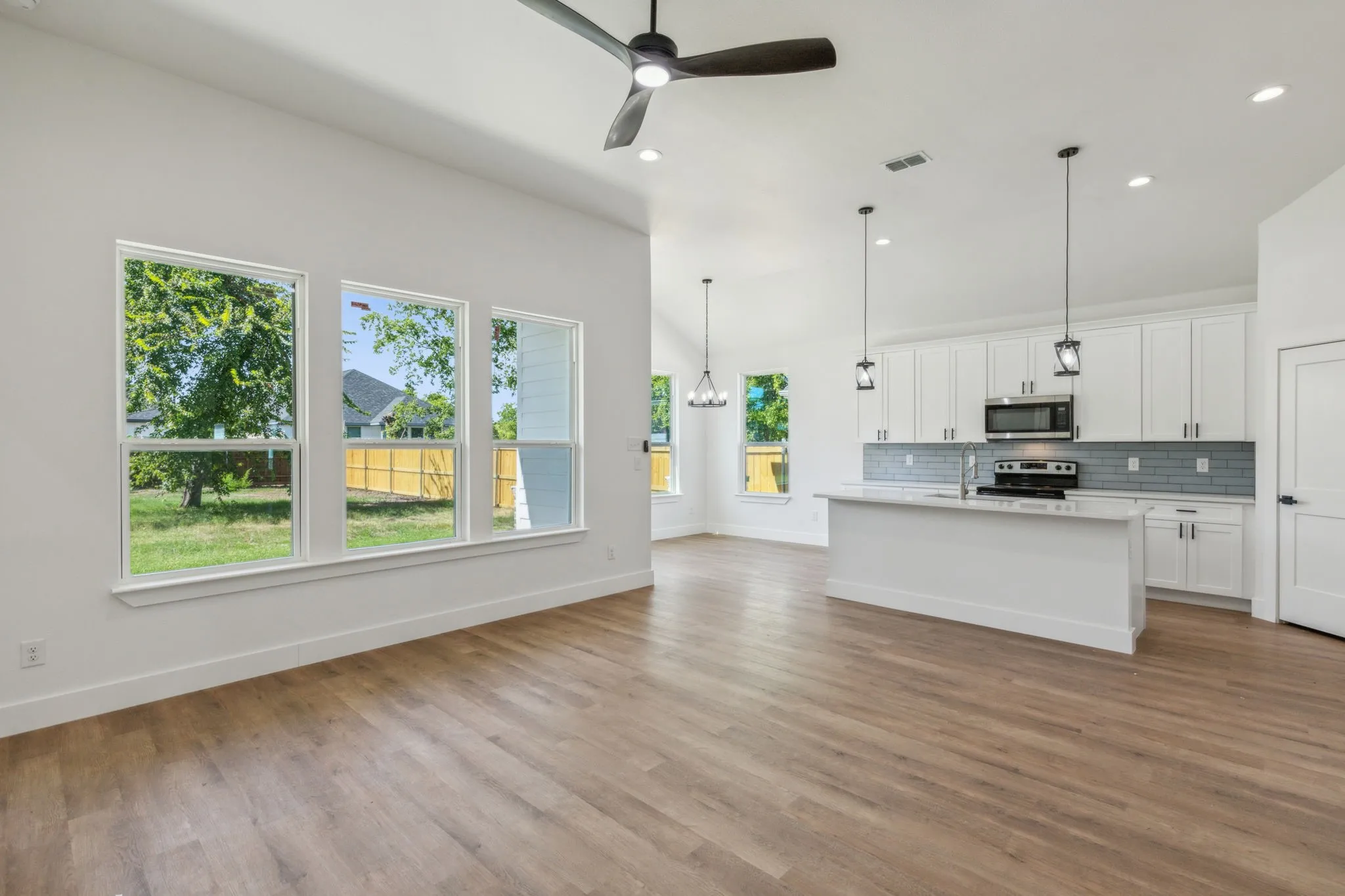 Single Family Residence For Rent in Hunt County , 4617 Pickett Street, Greenville, Texas 75401, 3 Bedroom, 2 Bathroom, 2 Garage spaces, 1,480 Sqft, built in 2024, mls#21299868, Real Estate Agent in Greenville, Homes For Rent in Hunt county, Homes For Rent in Greenville, Realtor in Greenville Texas, Real Estate Brokerage Independent Realty Texas, Luminita Cordes Realtor