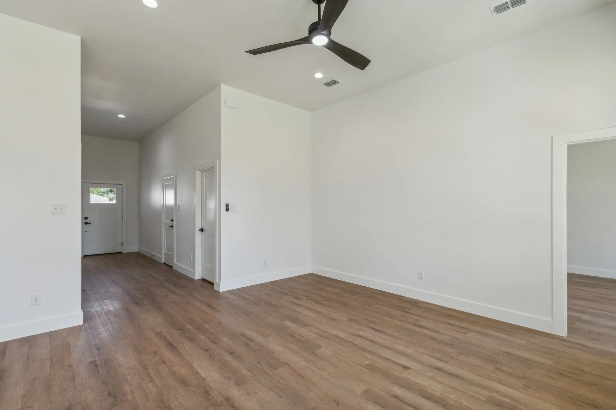 Single Family Residence For Rent in Hunt County , 4617 Pickett Street, Greenville, Texas 75401, 3 Bedroom, 2 Bathroom, 2 Garage spaces, 1,480 Sqft, built in 2024, mls#21299868, Real Estate Agent in Greenville, Homes For Rent in Hunt county, Homes For Rent in Greenville, Realtor in Greenville Texas, Real Estate Brokerage Independent Realty Texas, Luminita Cordes Realtor