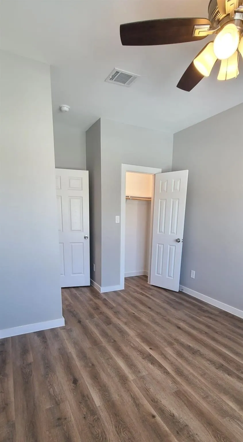 Bedroom 2 - Natural Vinyl flooring