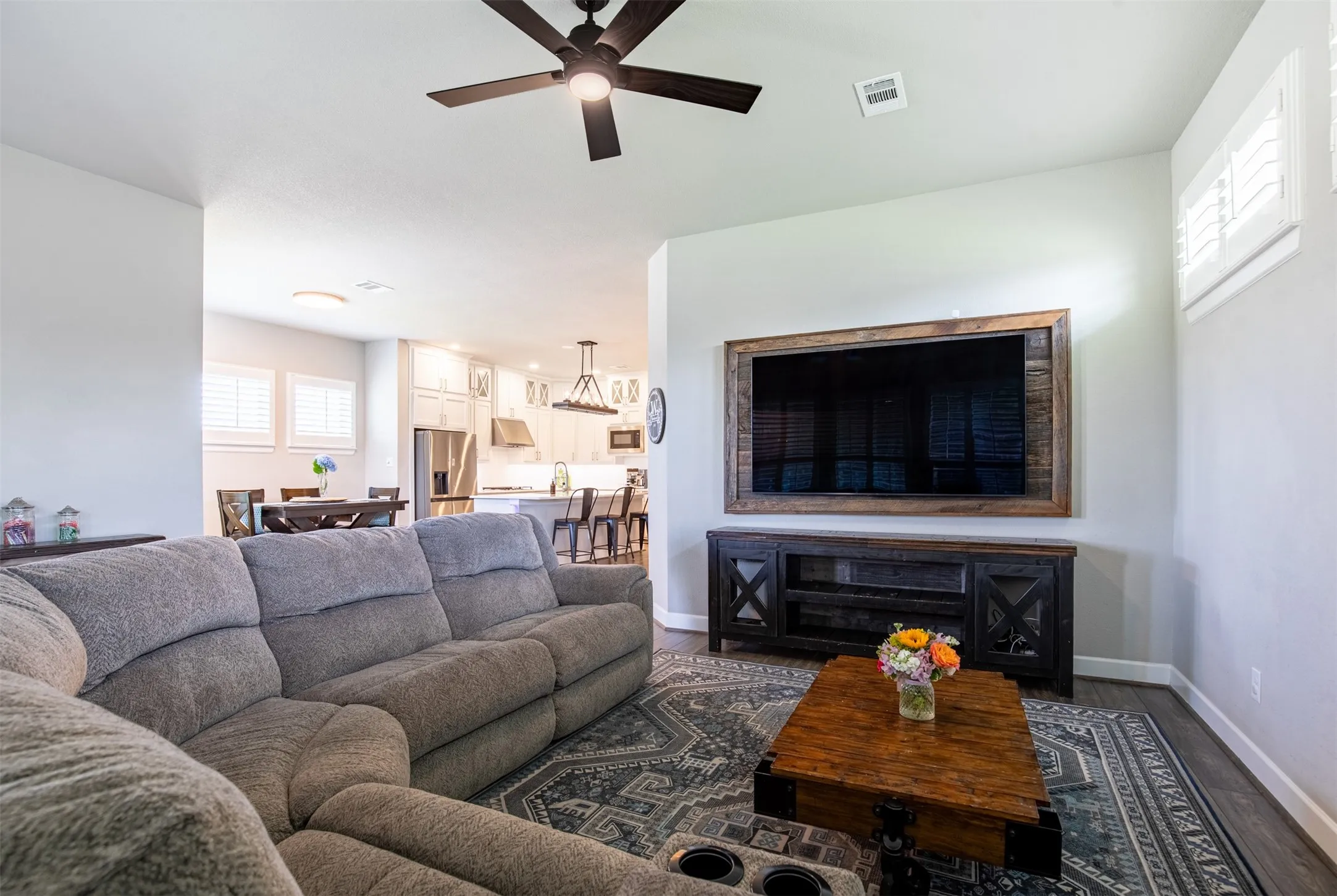 Large family room located close to the kitchen.