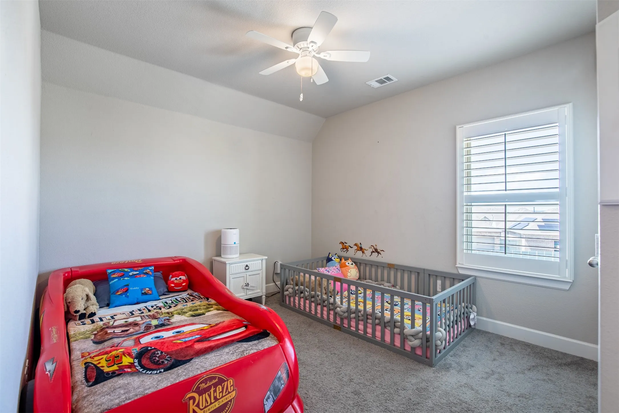 Secondary bedroom